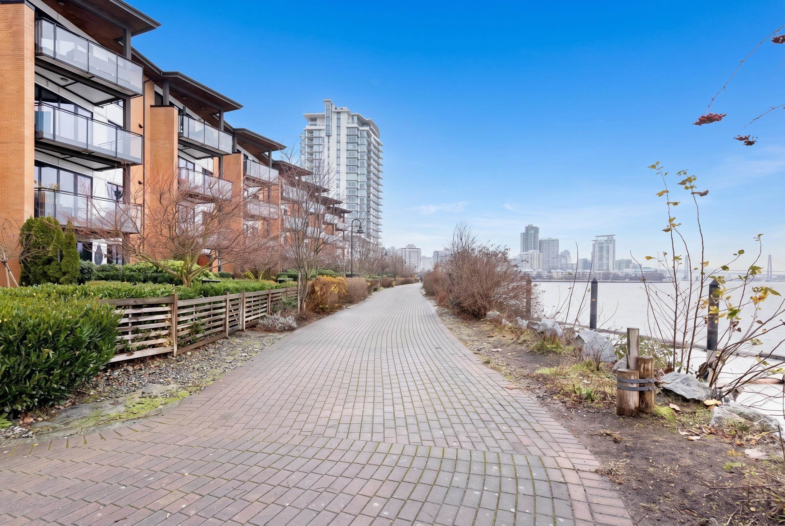 313 220 SALTER STREET Unit: 313