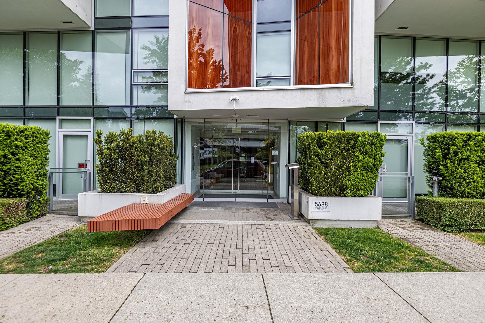 202 5688 WILLOW STREET Unit: 202