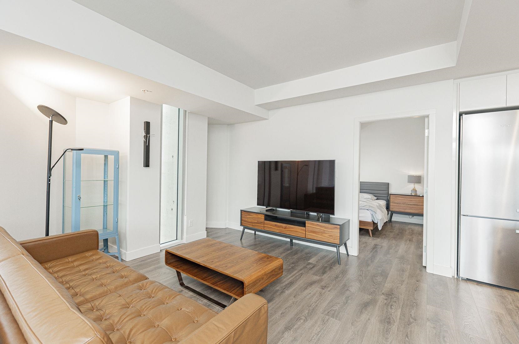 202 5688 WILLOW STREET Unit: 202
