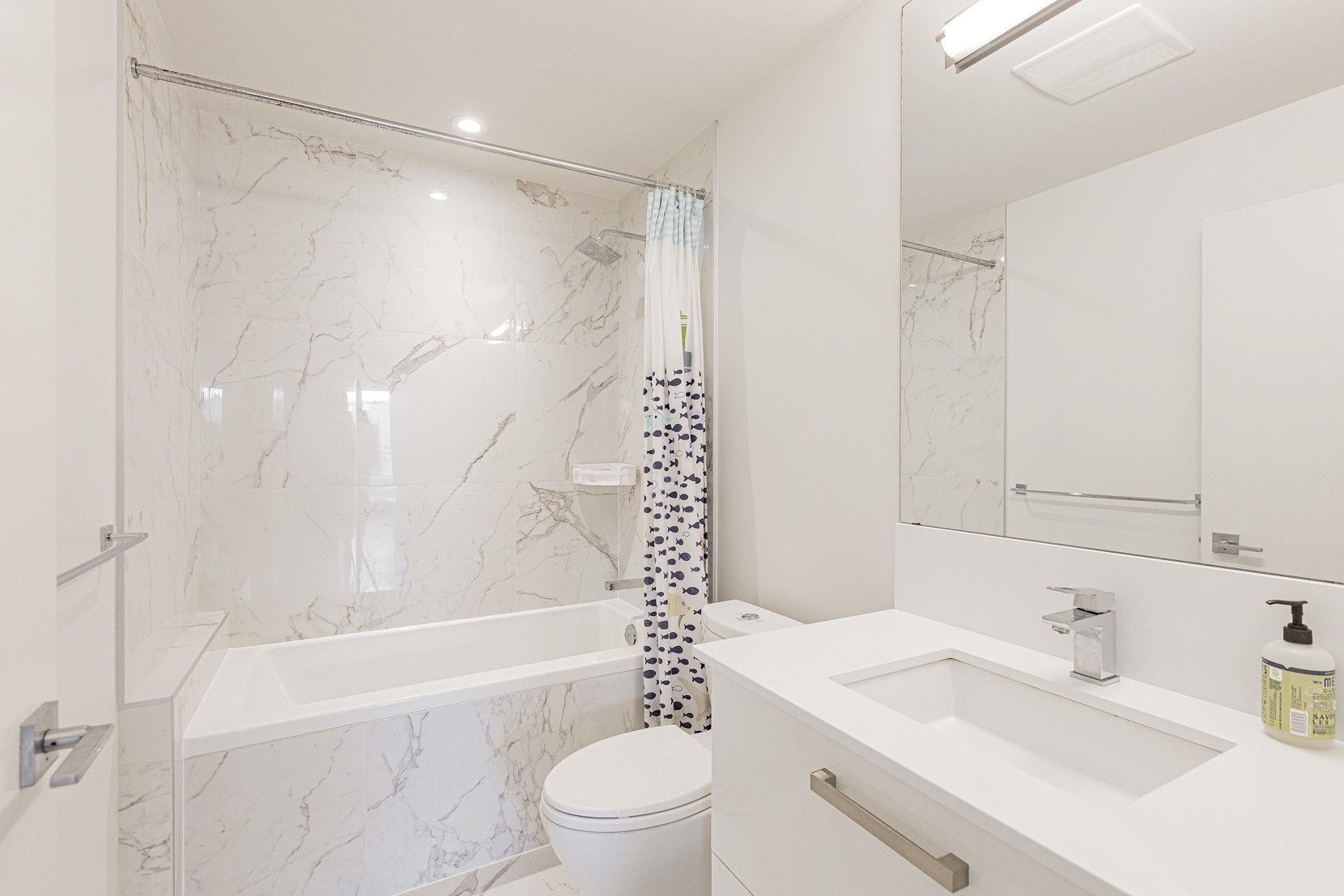 202 5688 WILLOW STREET Unit: 202