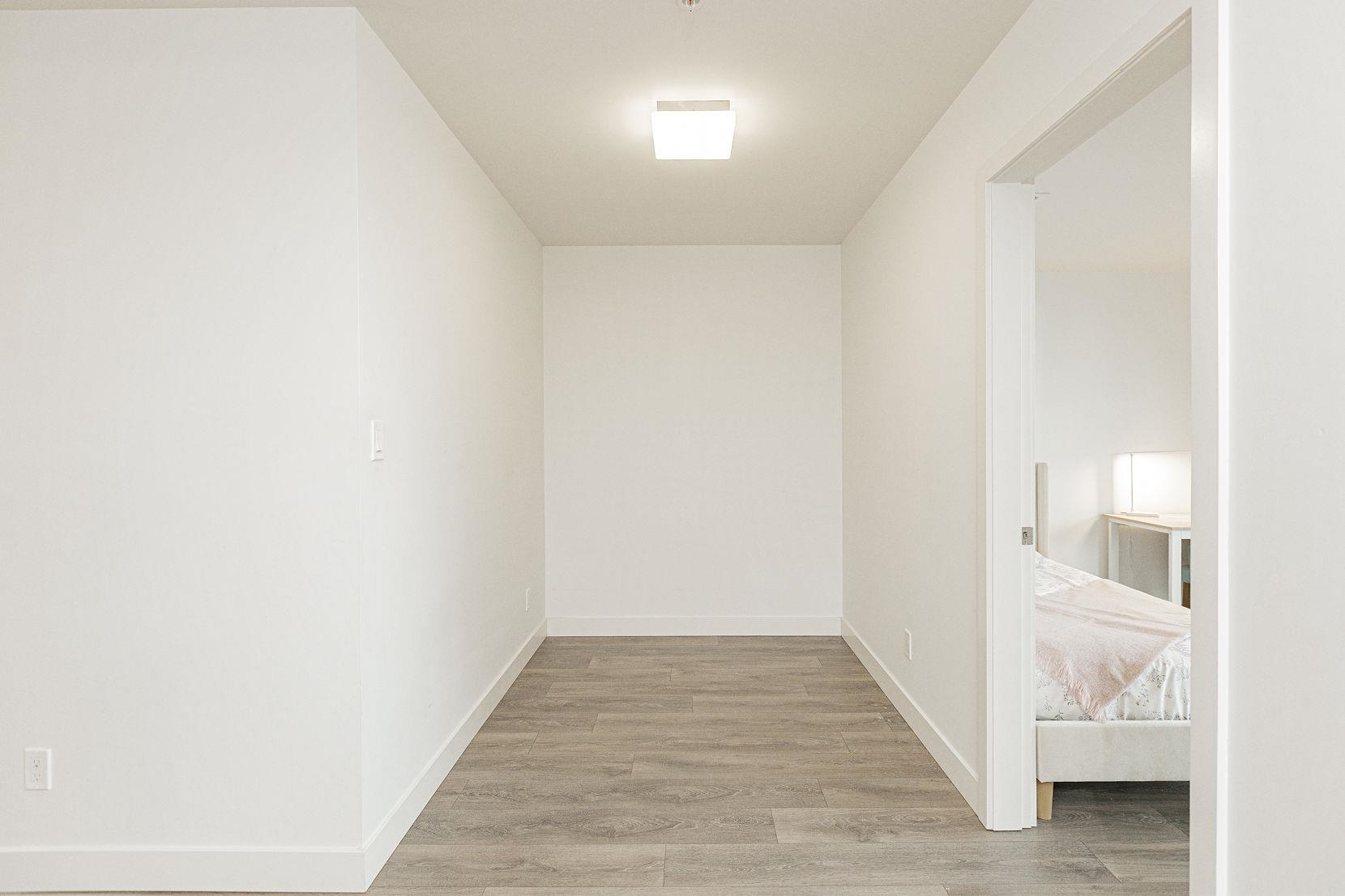 202 5688 WILLOW STREET Unit: 202