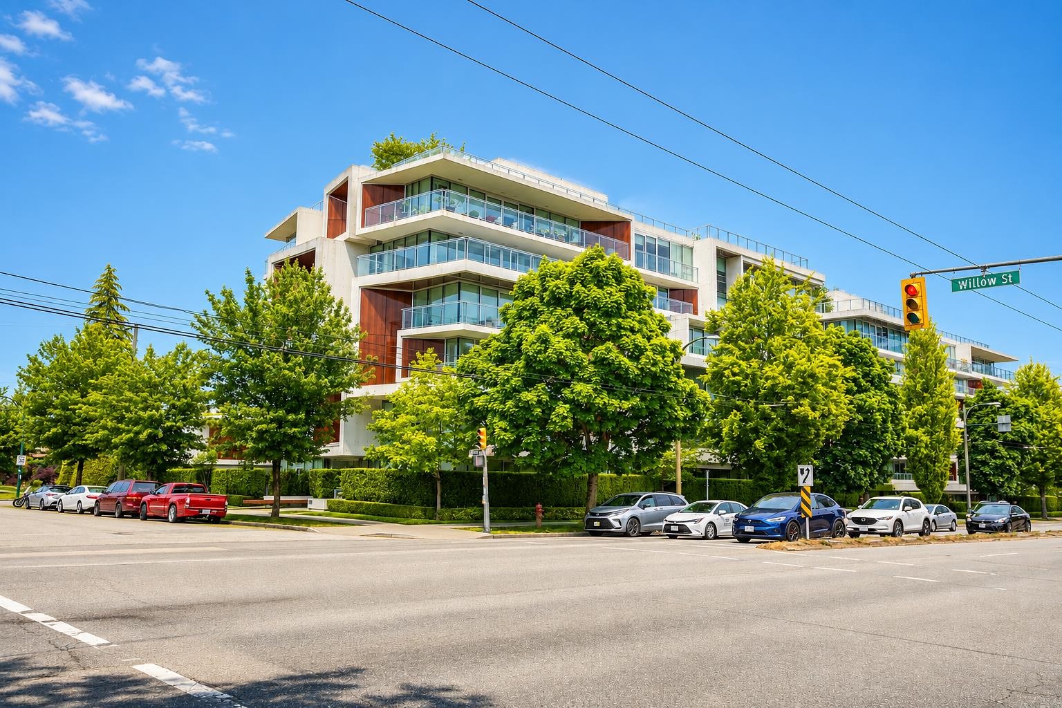 202 5688 WILLOW STREET Unit: 202