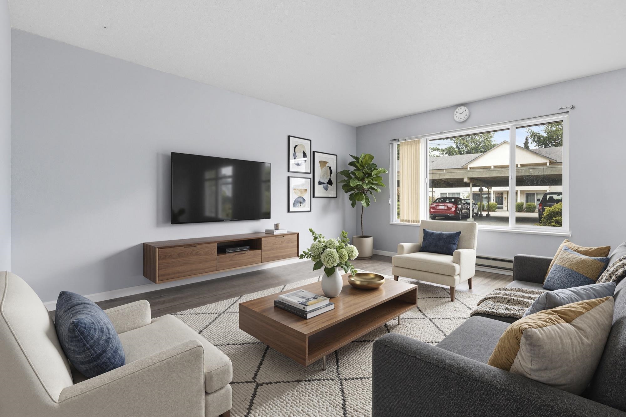 108 2853 W BOURQUIN CRESCENT Unit: 108