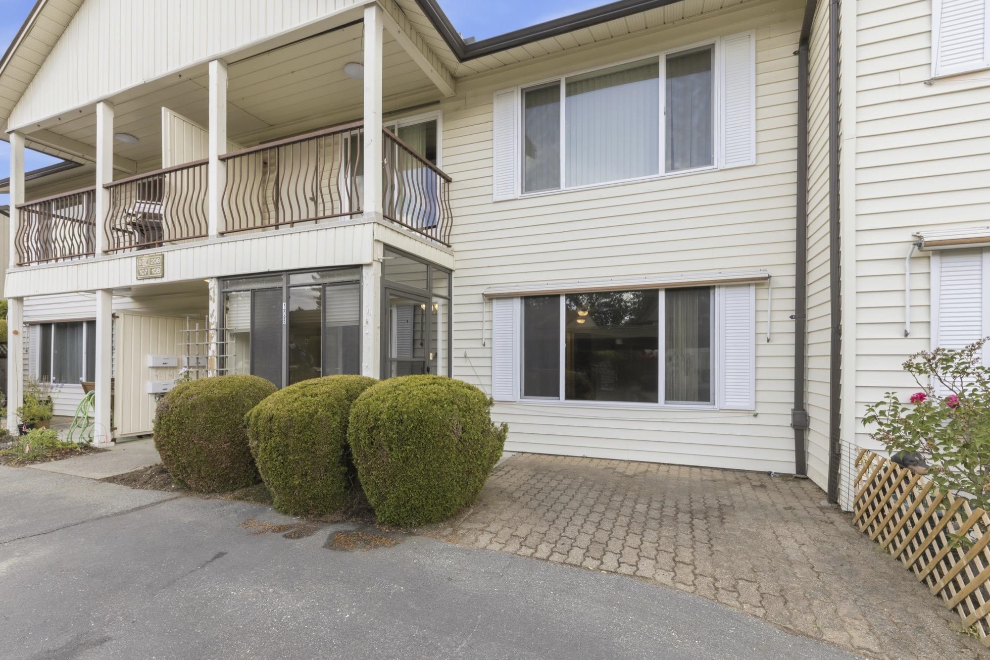 108 2853 W BOURQUIN CRESCENT Unit: 108