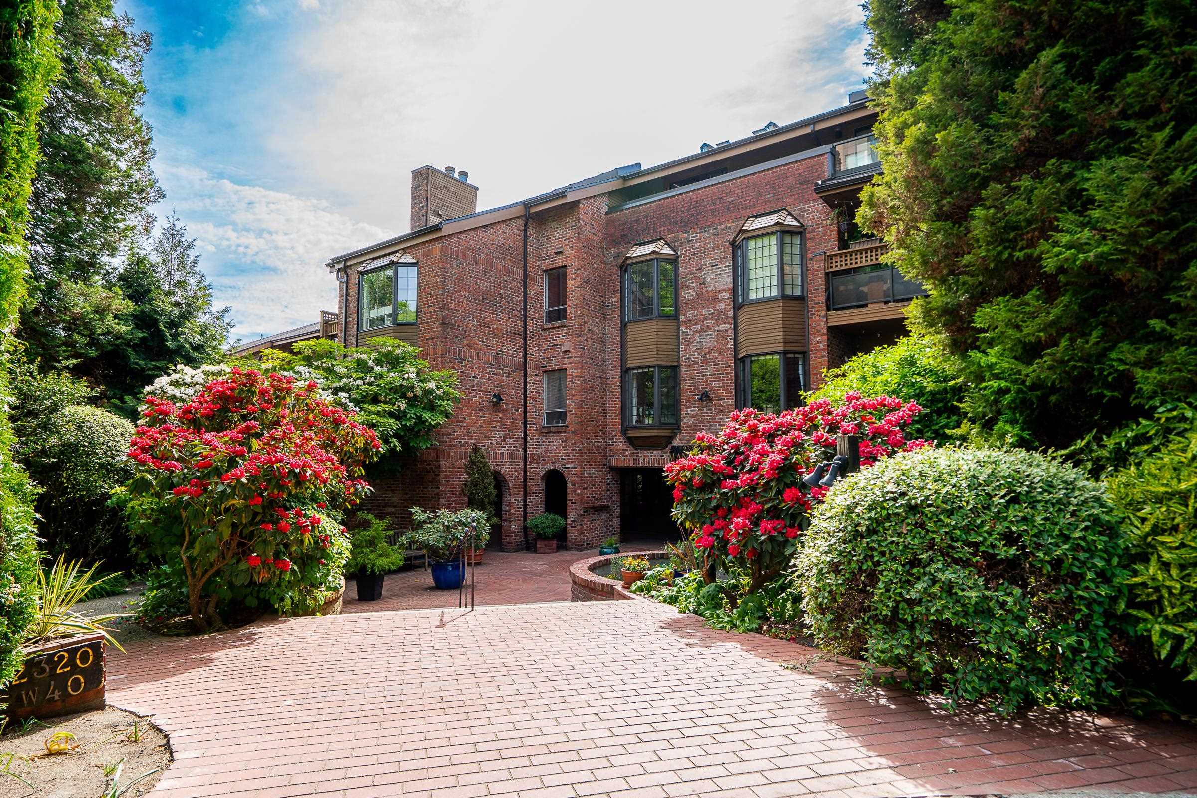 301 2320 W 40TH AVENUE Unit: 301