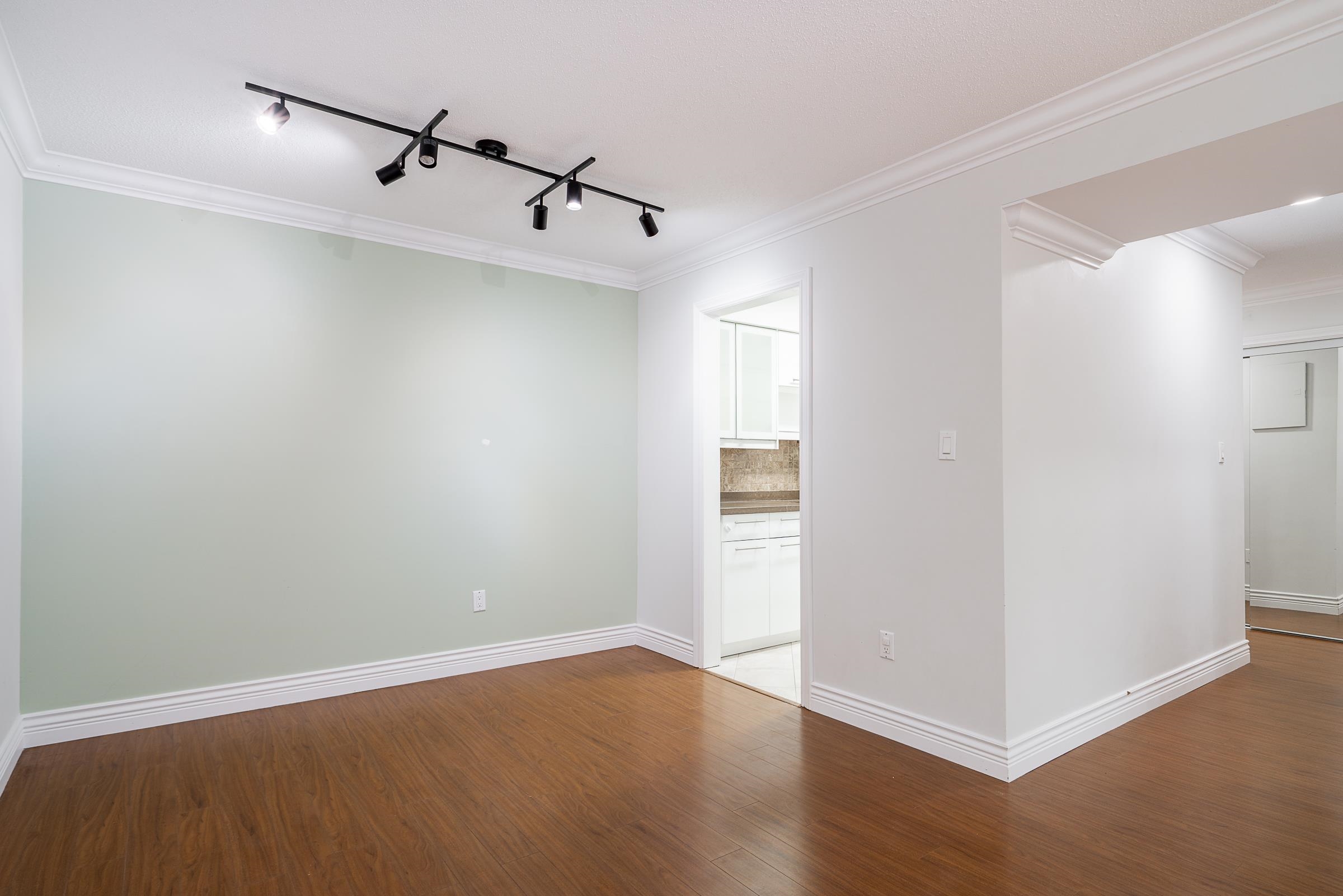 301 2320 W 40TH AVENUE Unit: 301