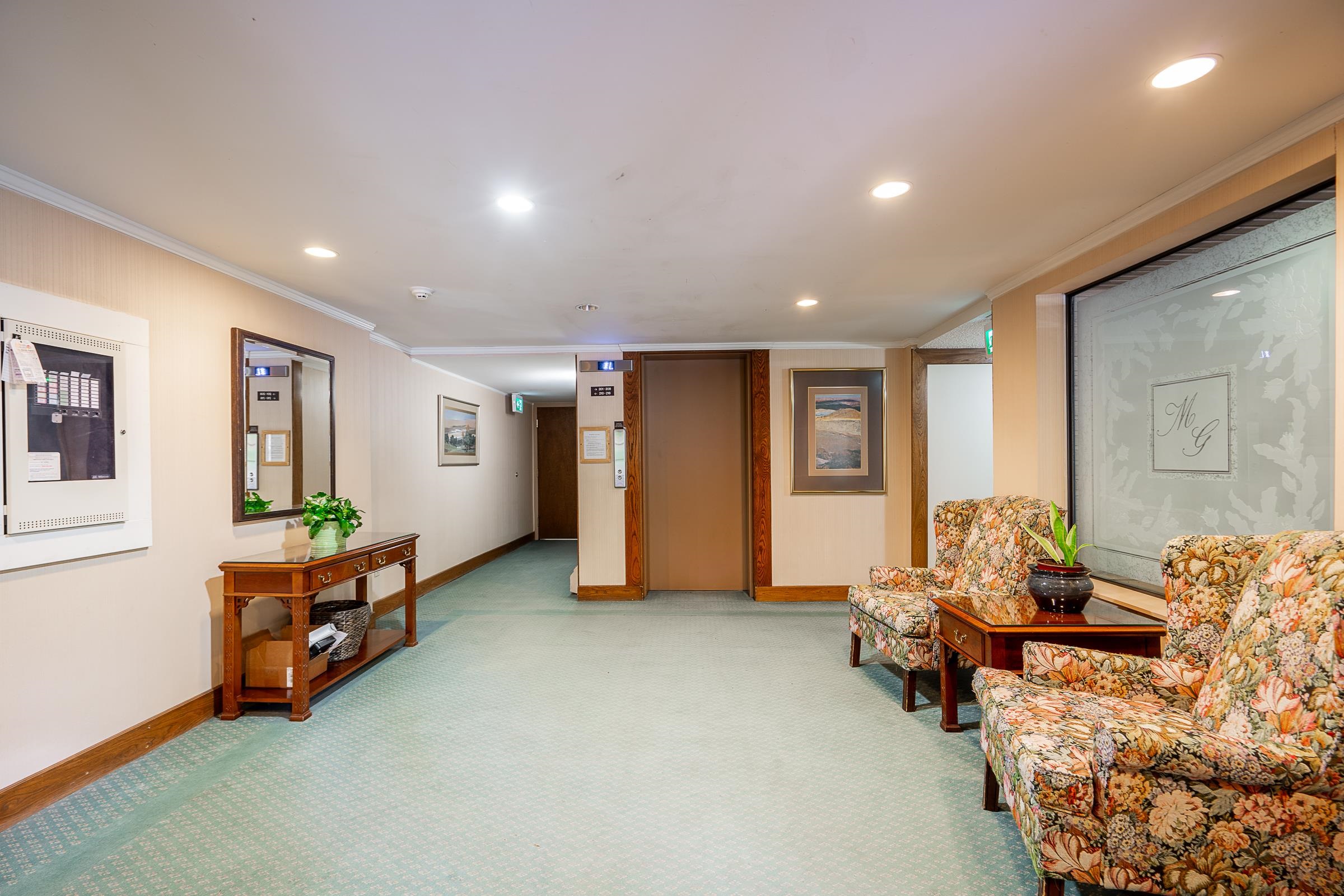 301 2320 W 40TH AVENUE Unit: 301