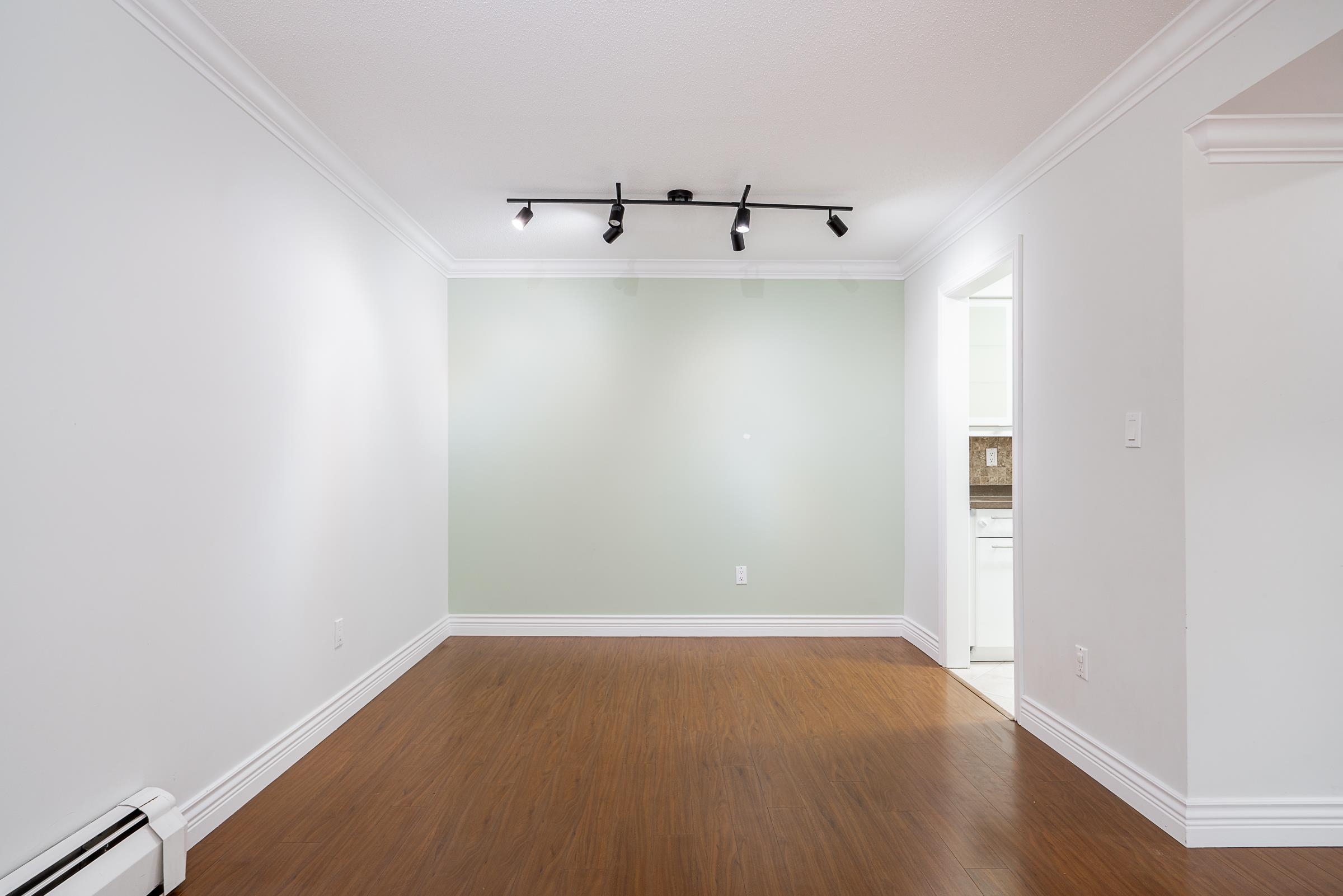 301 2320 W 40TH AVENUE Unit: 301
