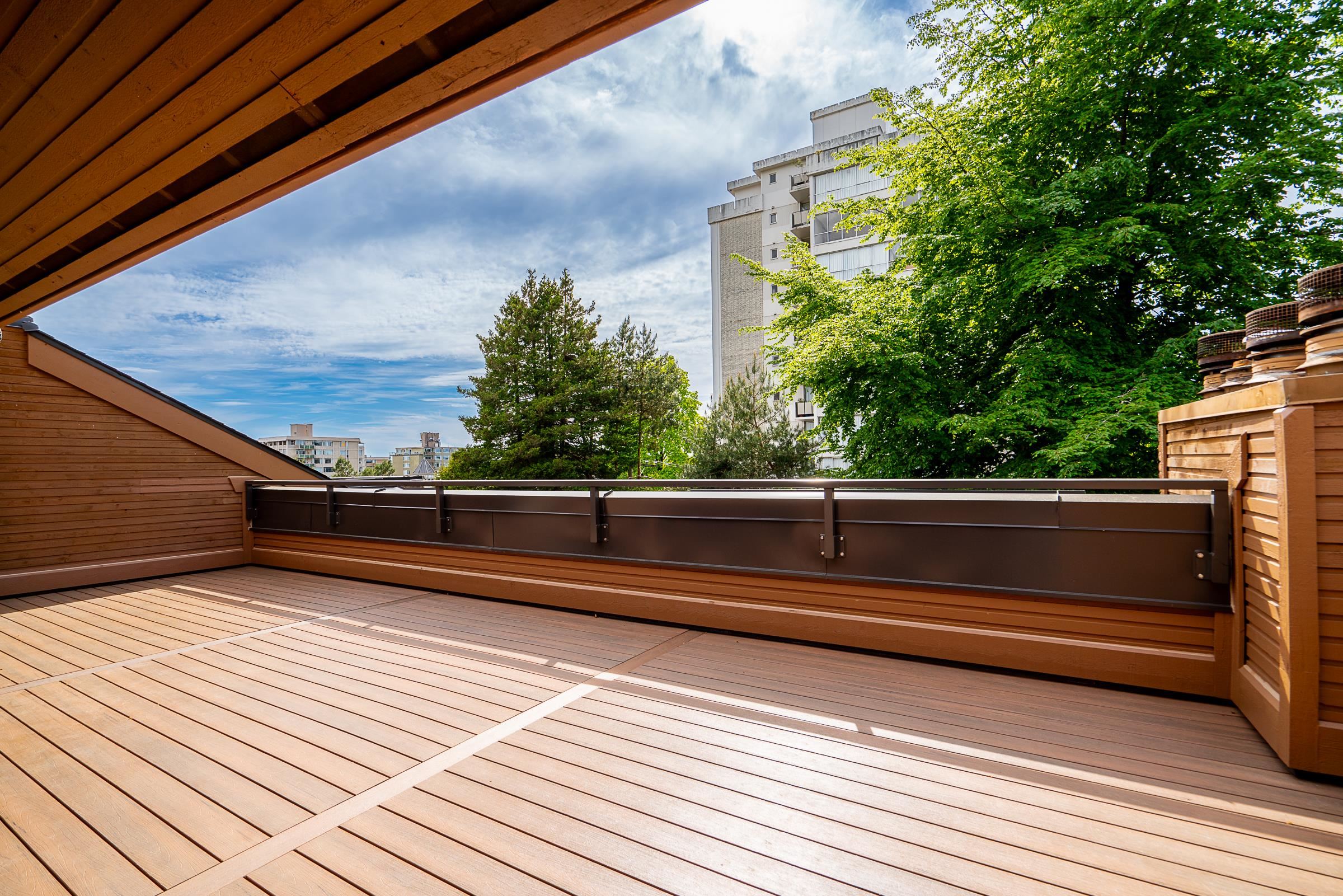 301 2320 W 40TH AVENUE Unit: 301