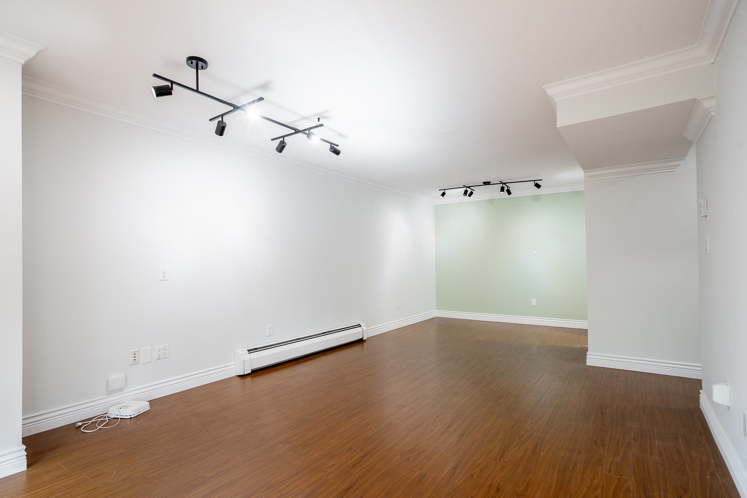 301 2320 W 40TH AVENUE Unit: 301