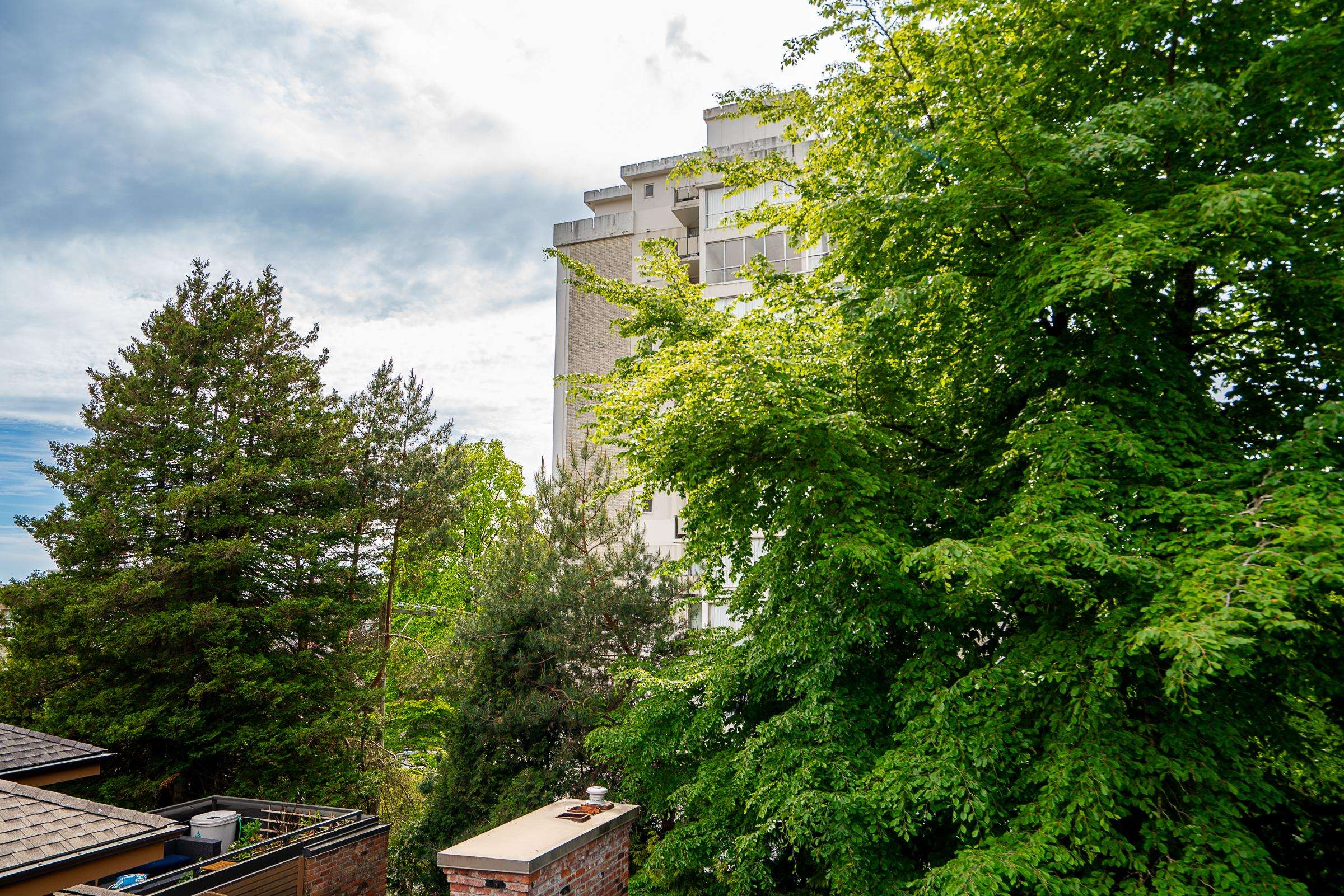 301 2320 W 40TH AVENUE Unit: 301