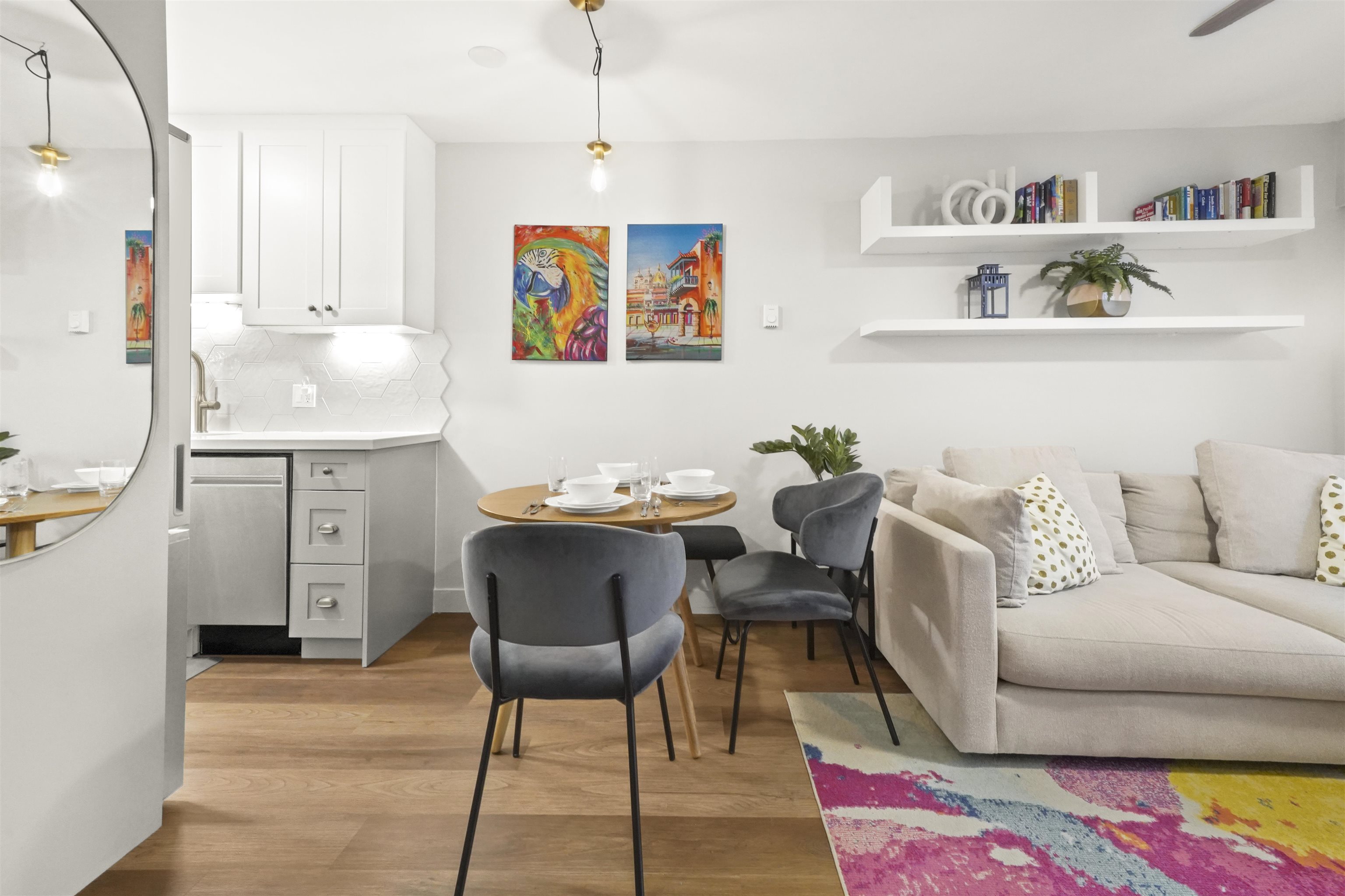 200 2033 W 7TH AVENUE Unit: 200