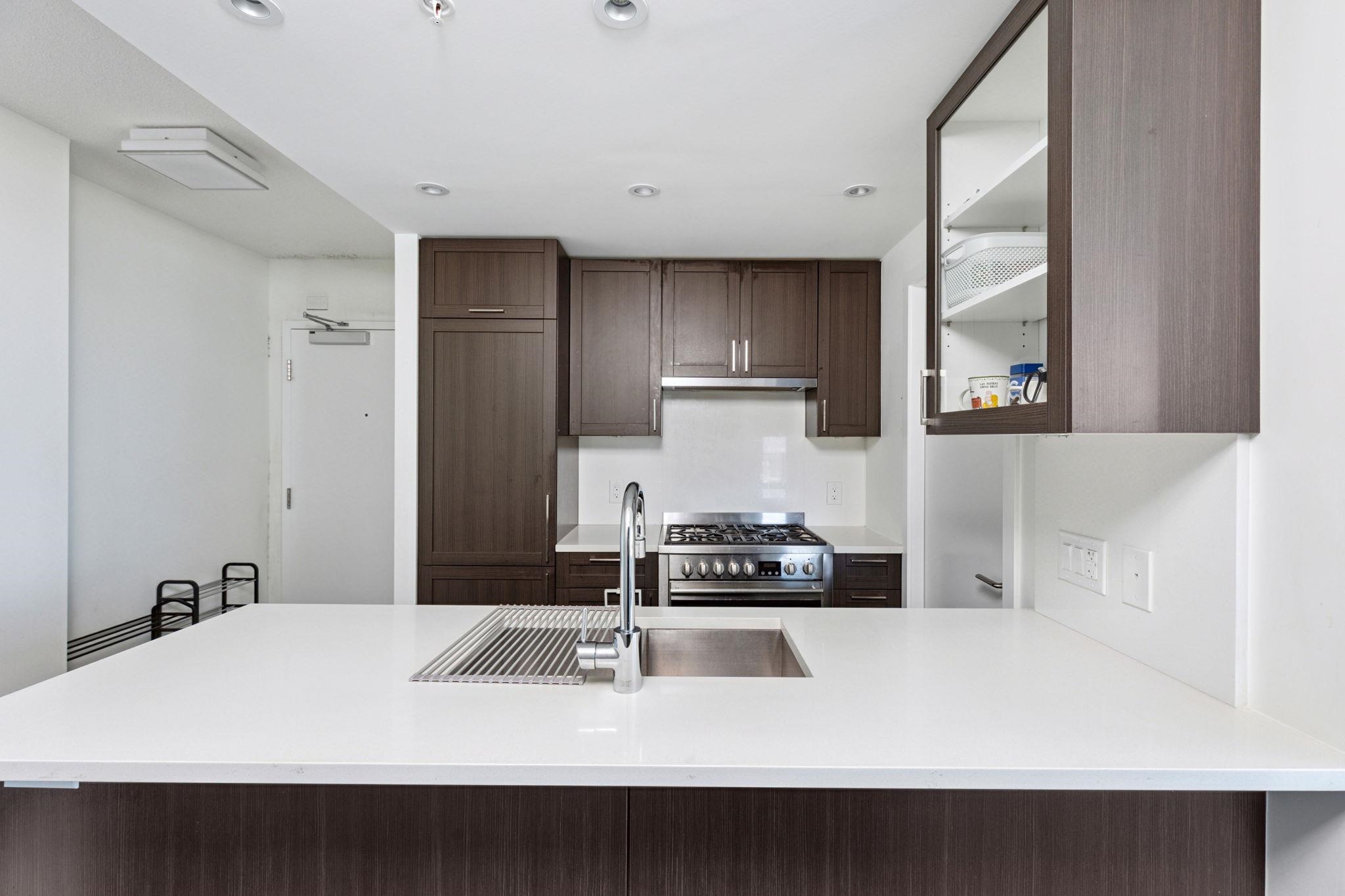 2902 5515 BOUNDARY ROAD Unit: 2902