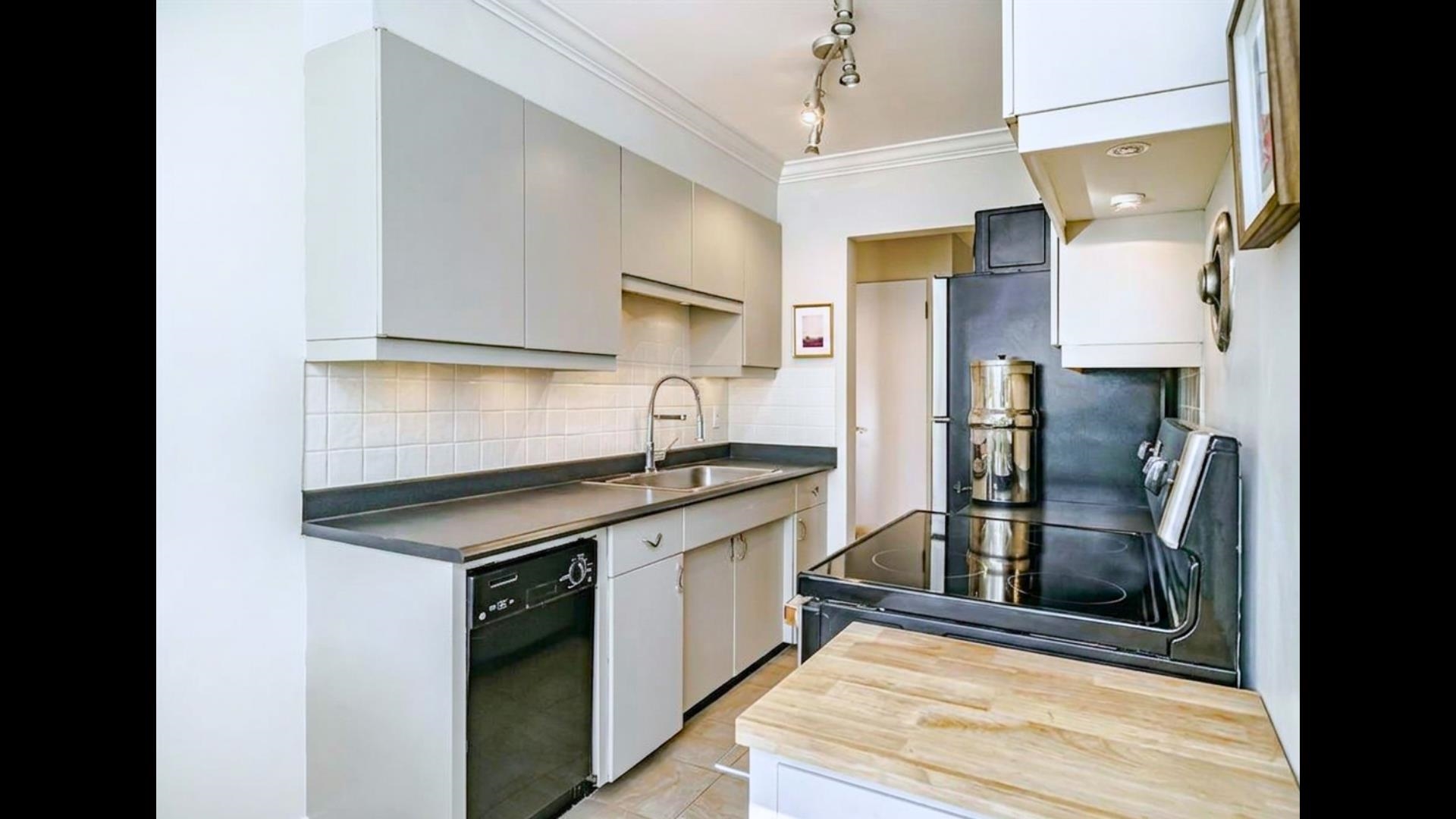 305 2430 POINT GREY ROAD Unit: 305