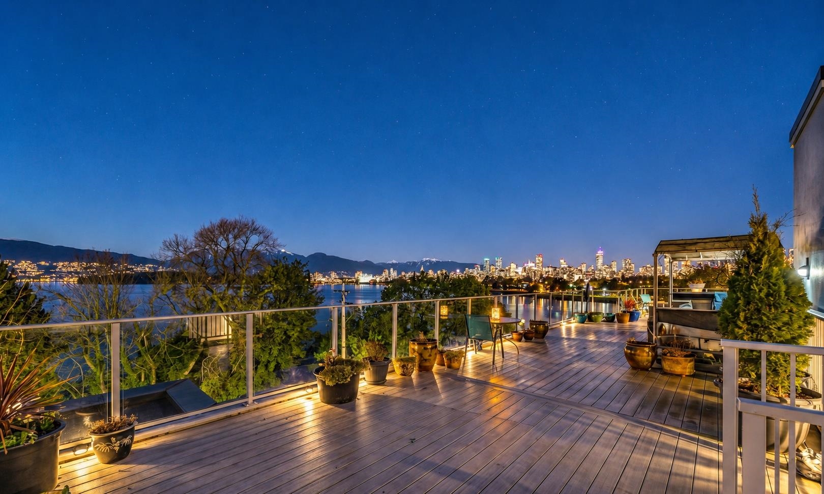 305 2430 POINT GREY ROAD Unit: 305
