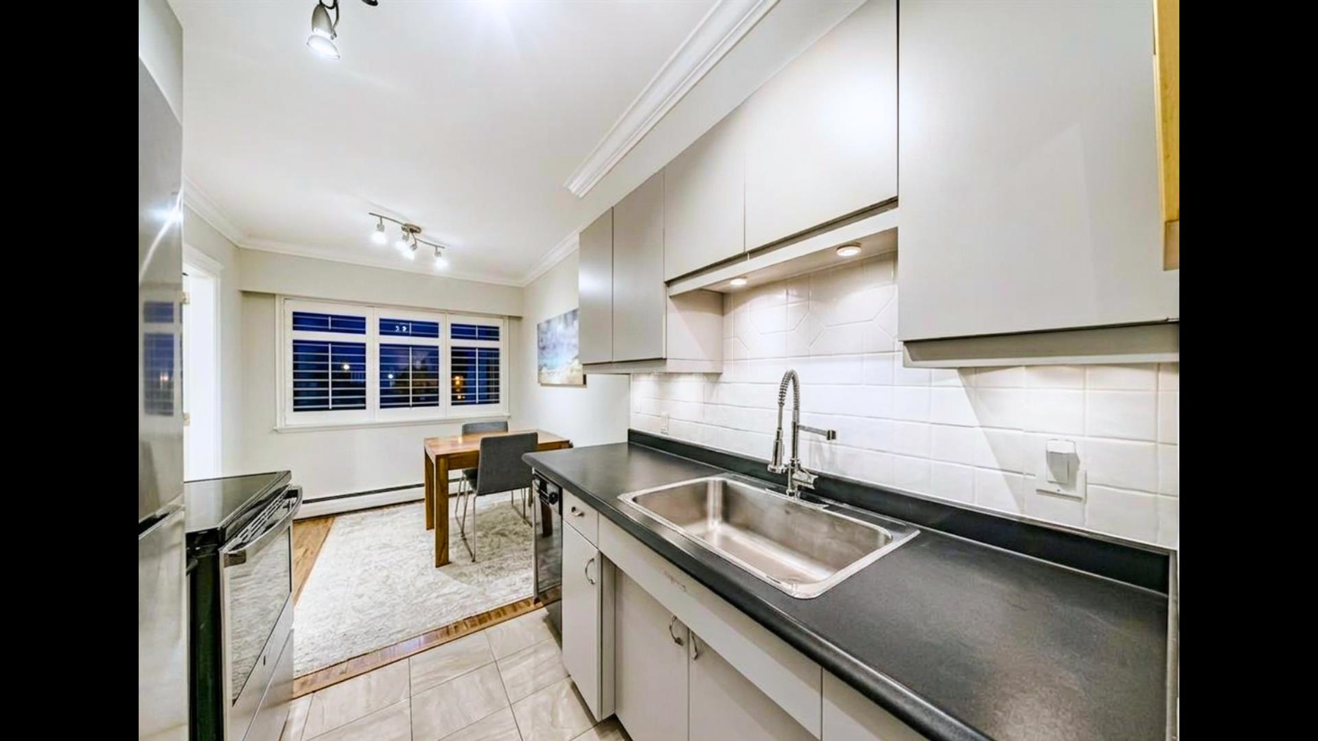 305 2430 POINT GREY ROAD Unit: 305