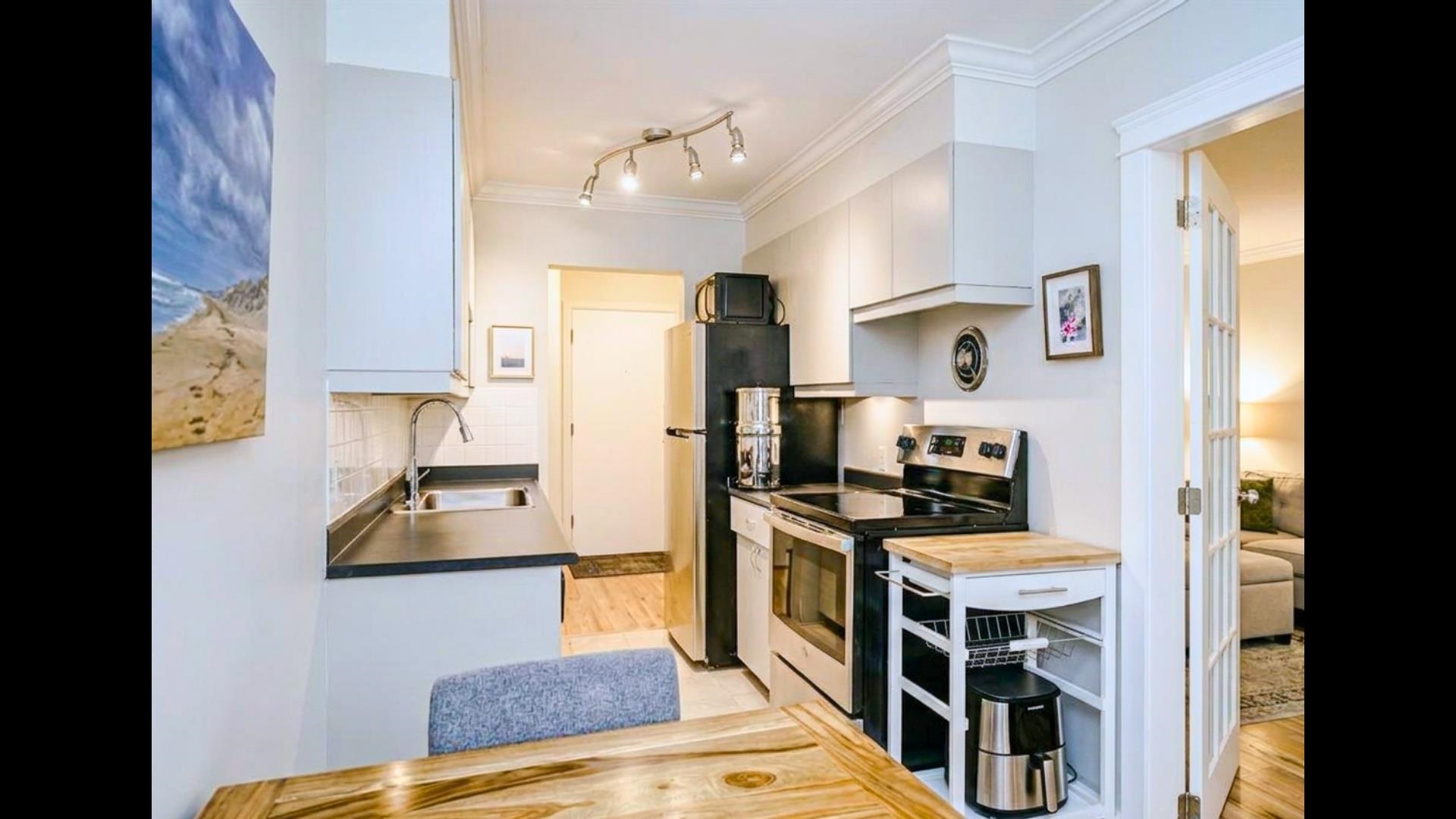 305 2430 POINT GREY ROAD Unit: 305
