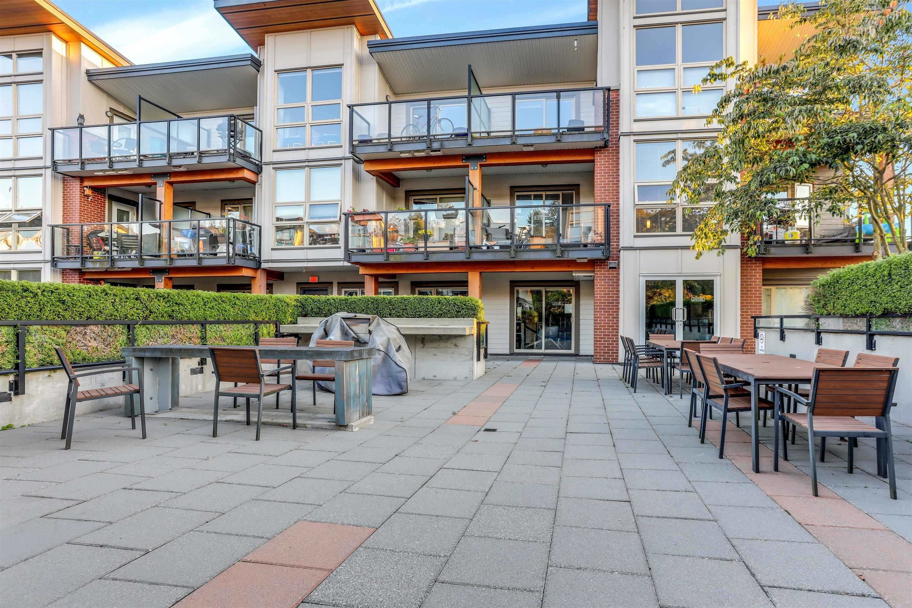 204 1177 MARINE DRIVE Unit: 204