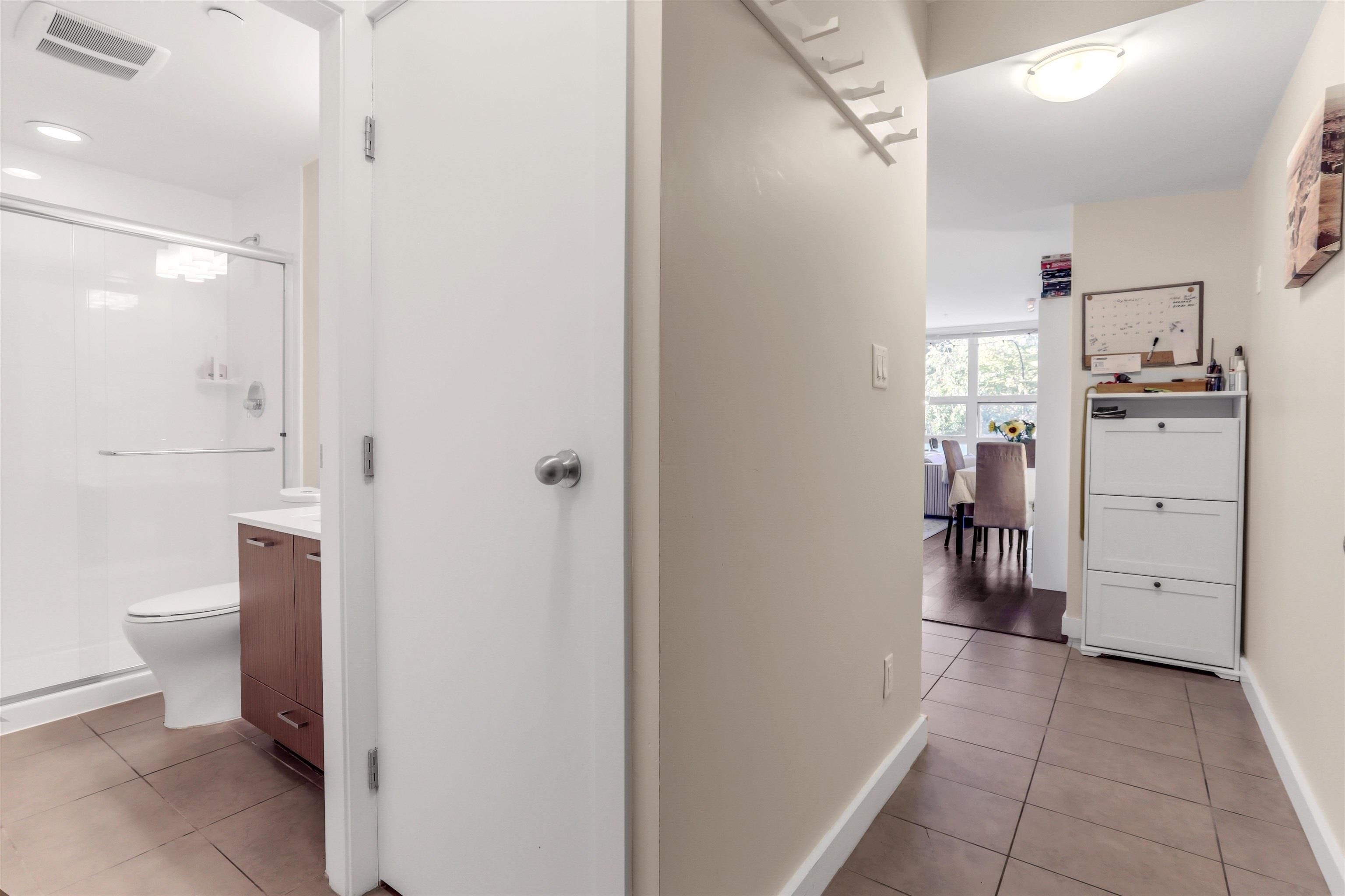 204 1177 MARINE DRIVE Unit: 204