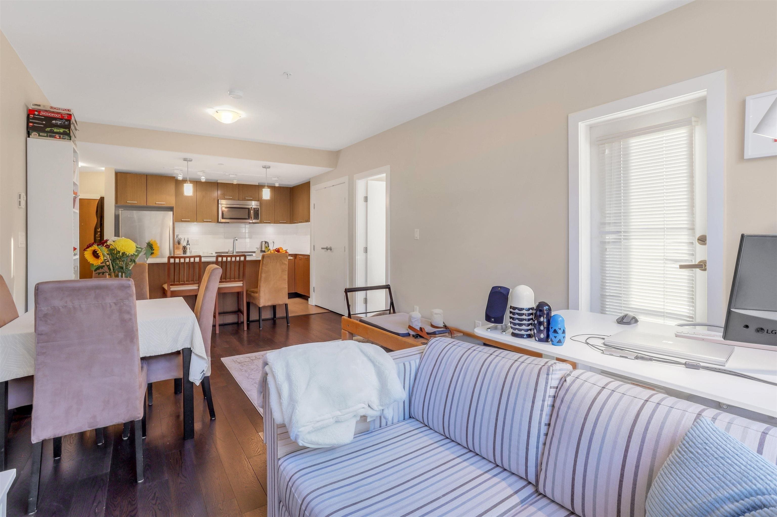 204 1177 MARINE DRIVE Unit: 204