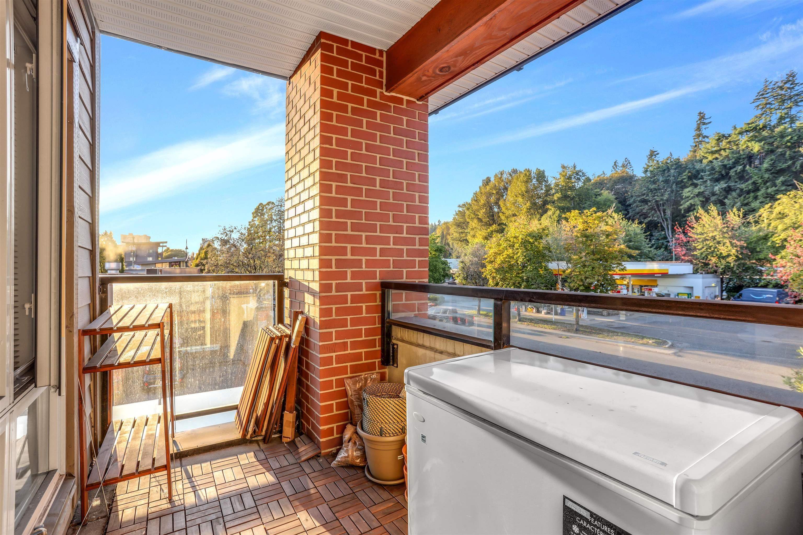 204 1177 MARINE DRIVE Unit: 204