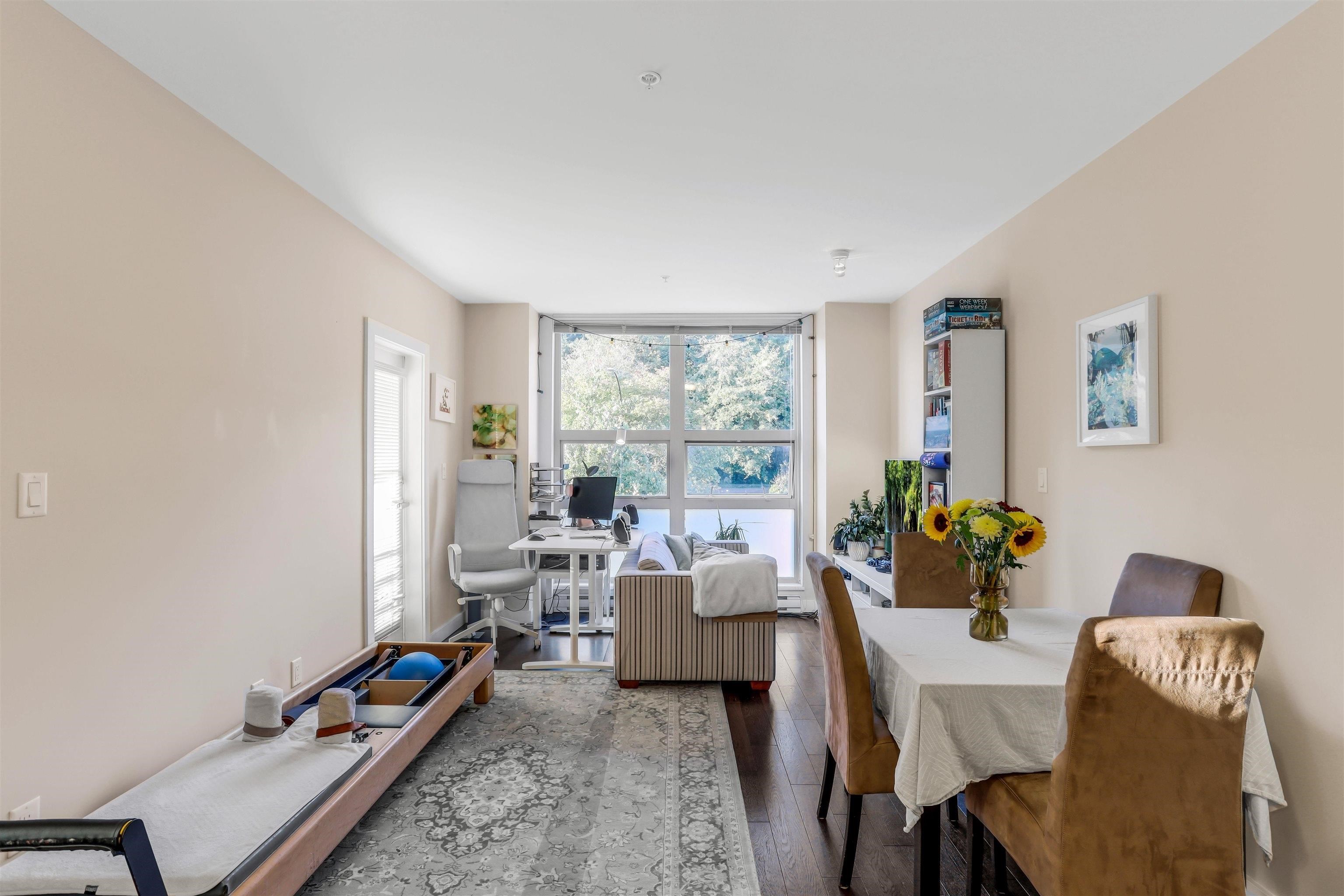 204 1177 MARINE DRIVE Unit: 204