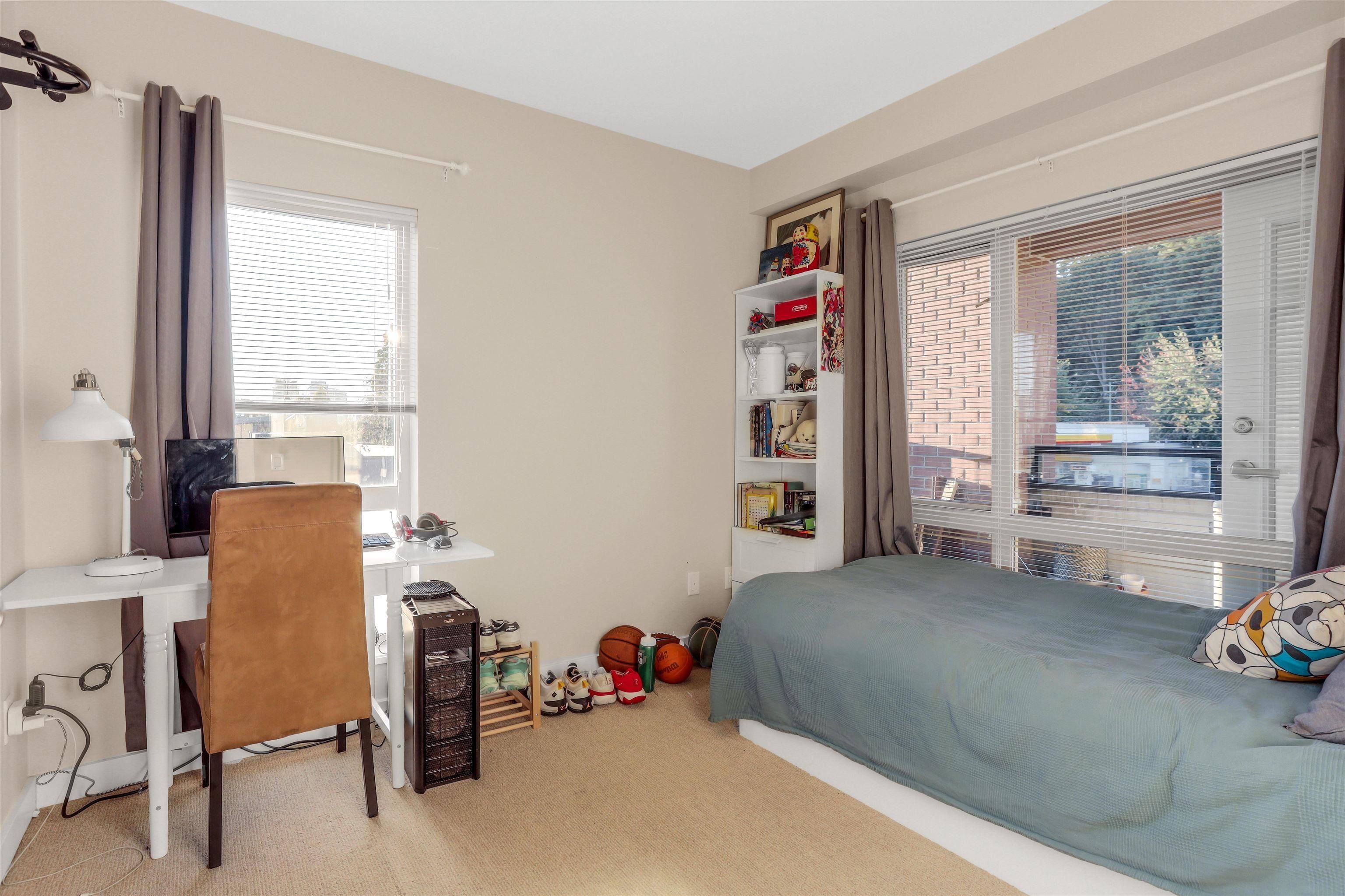 204 1177 MARINE DRIVE Unit: 204