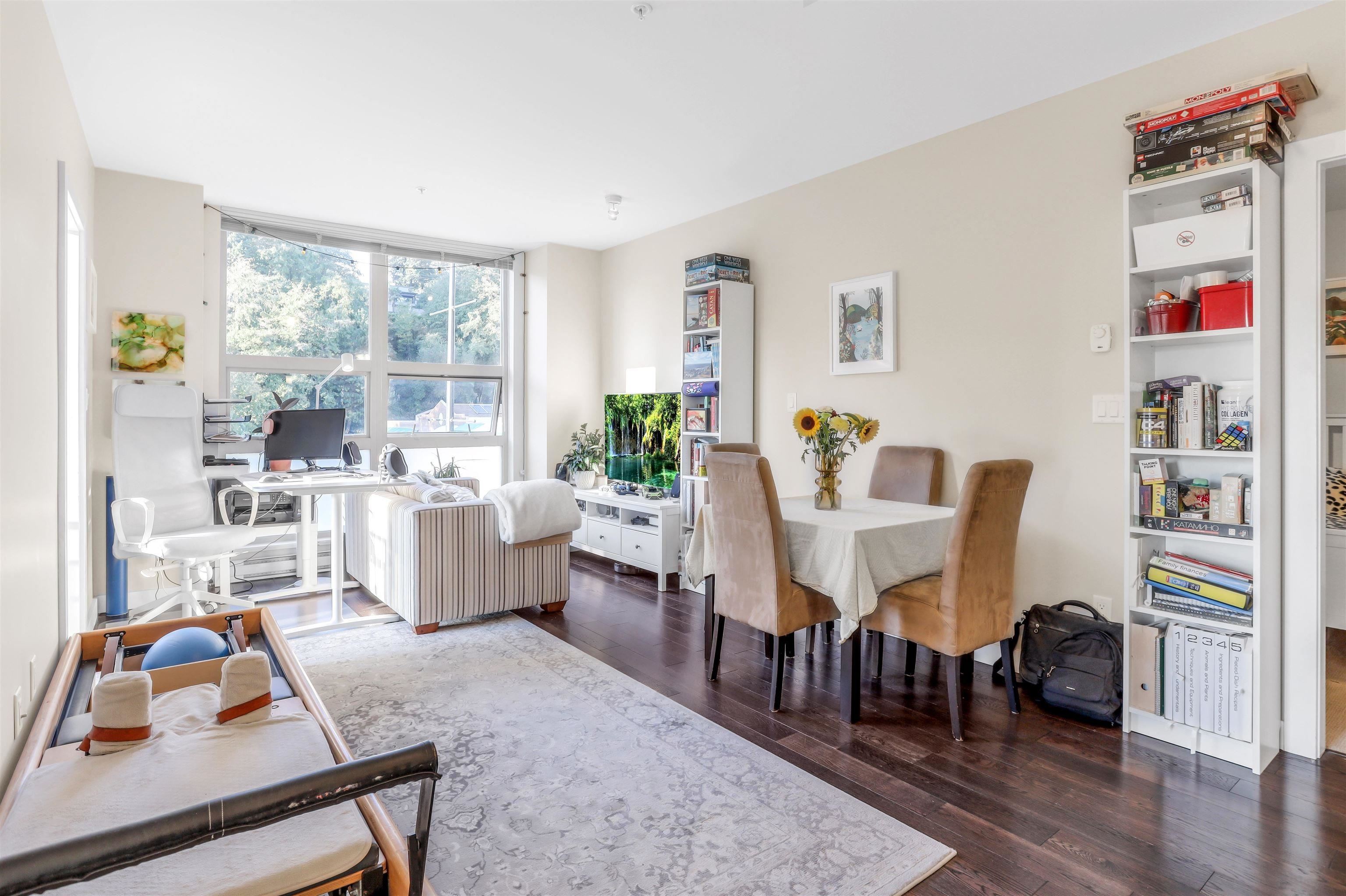 204 1177 MARINE DRIVE Unit: 204