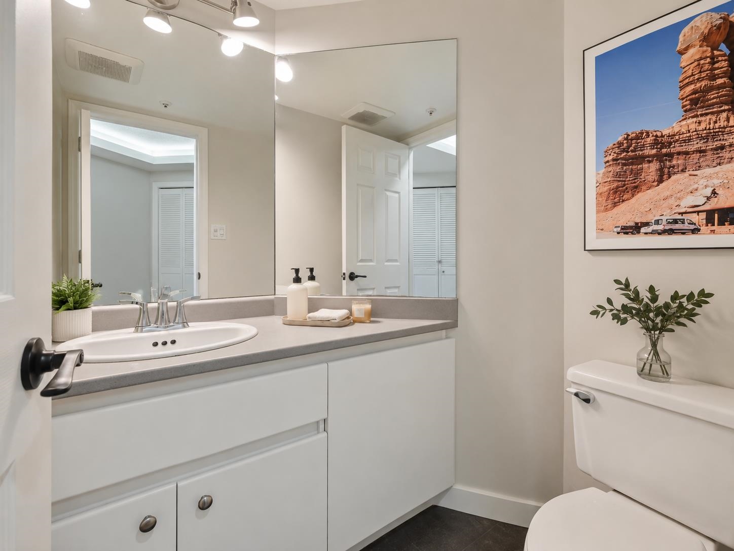 1207 13353 108 AVENUE Unit: 1207