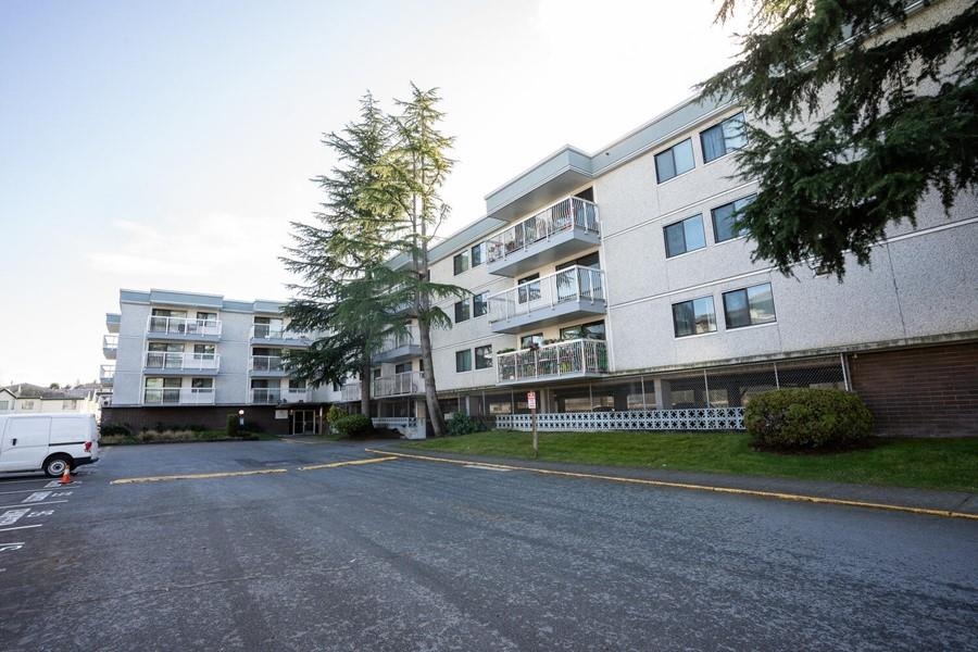 110 6420 BUSWELL STREET Unit: 110