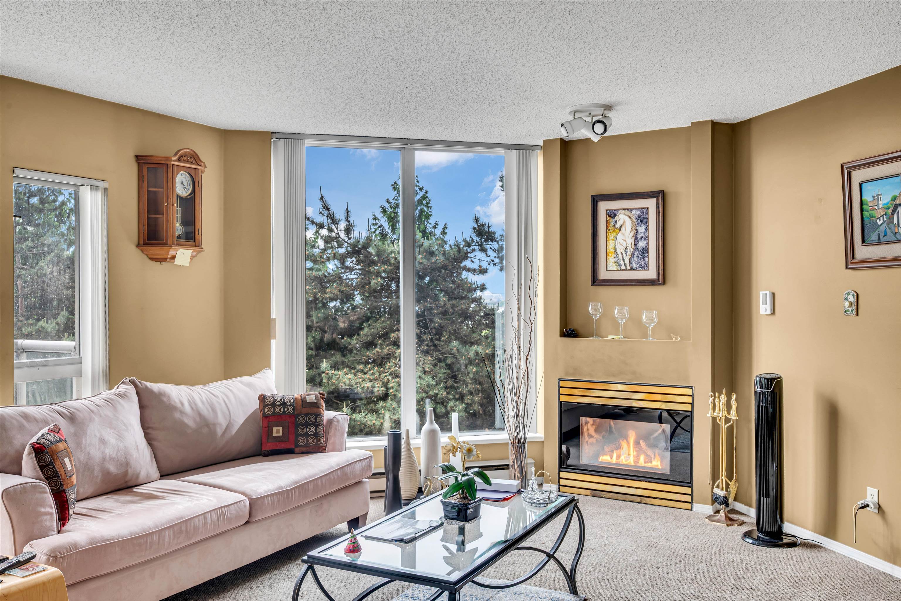 402 71 JAMIESON COURT Unit: 402