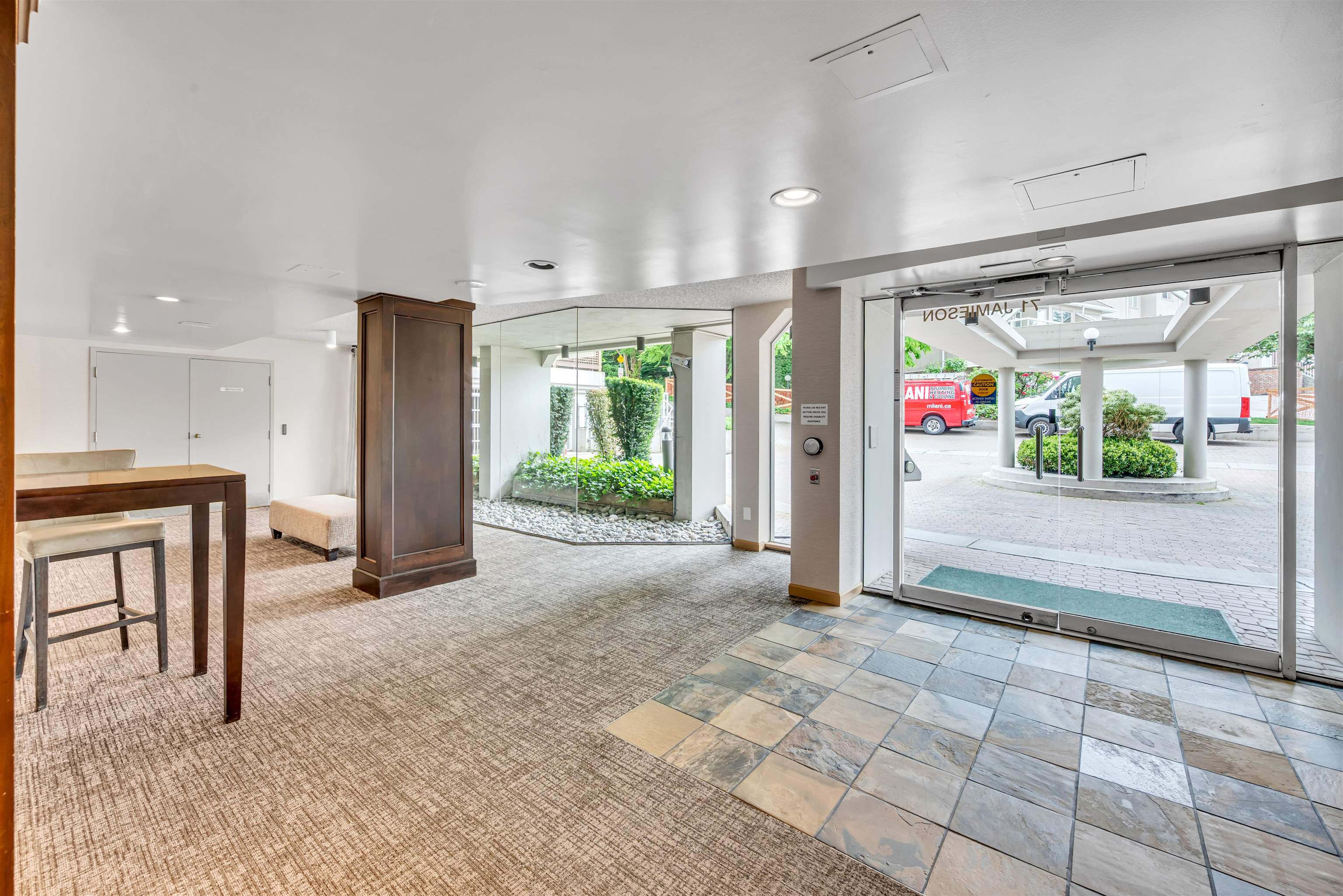 402 71 JAMIESON COURT Unit: 402