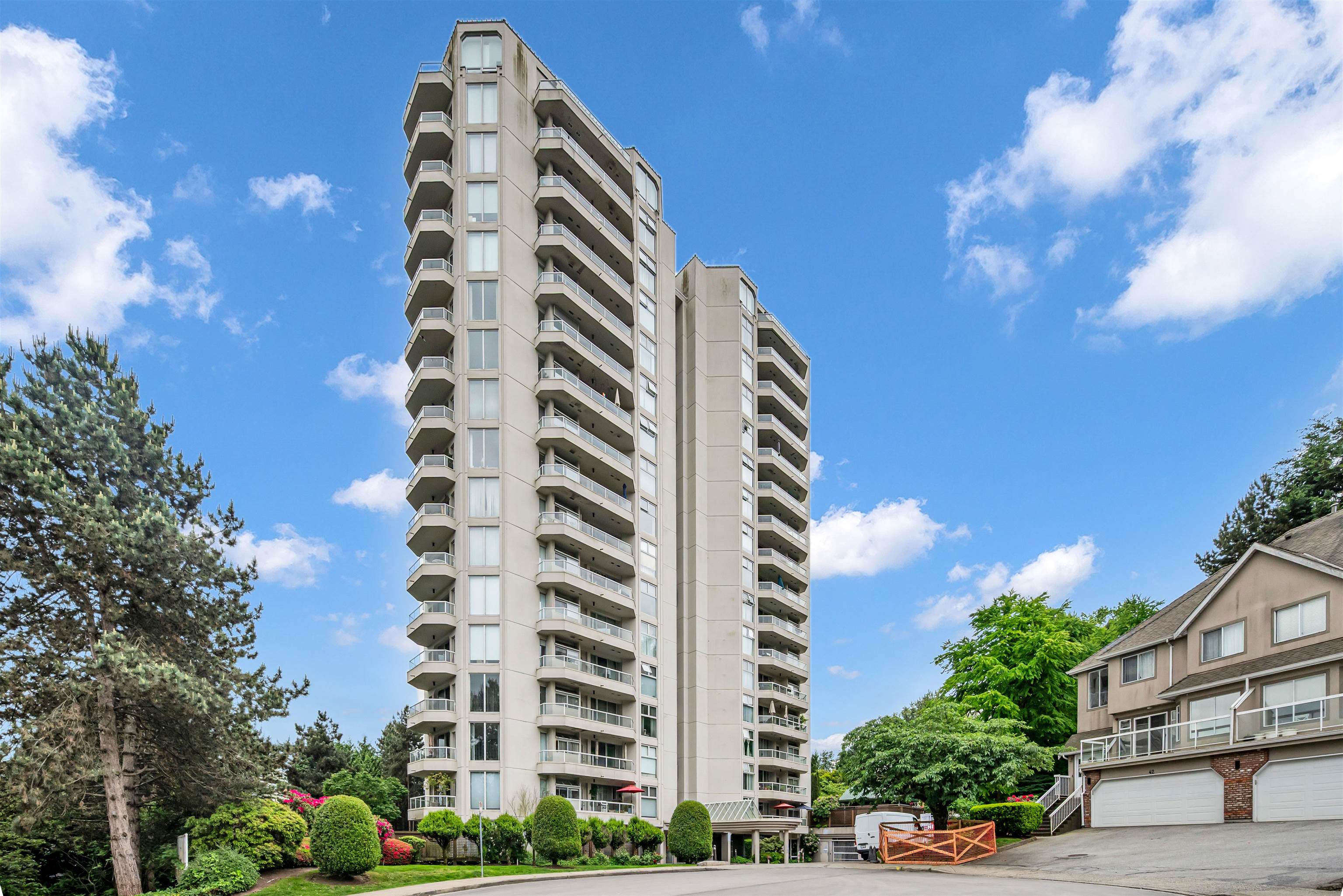 402 71 JAMIESON COURT Unit: 402