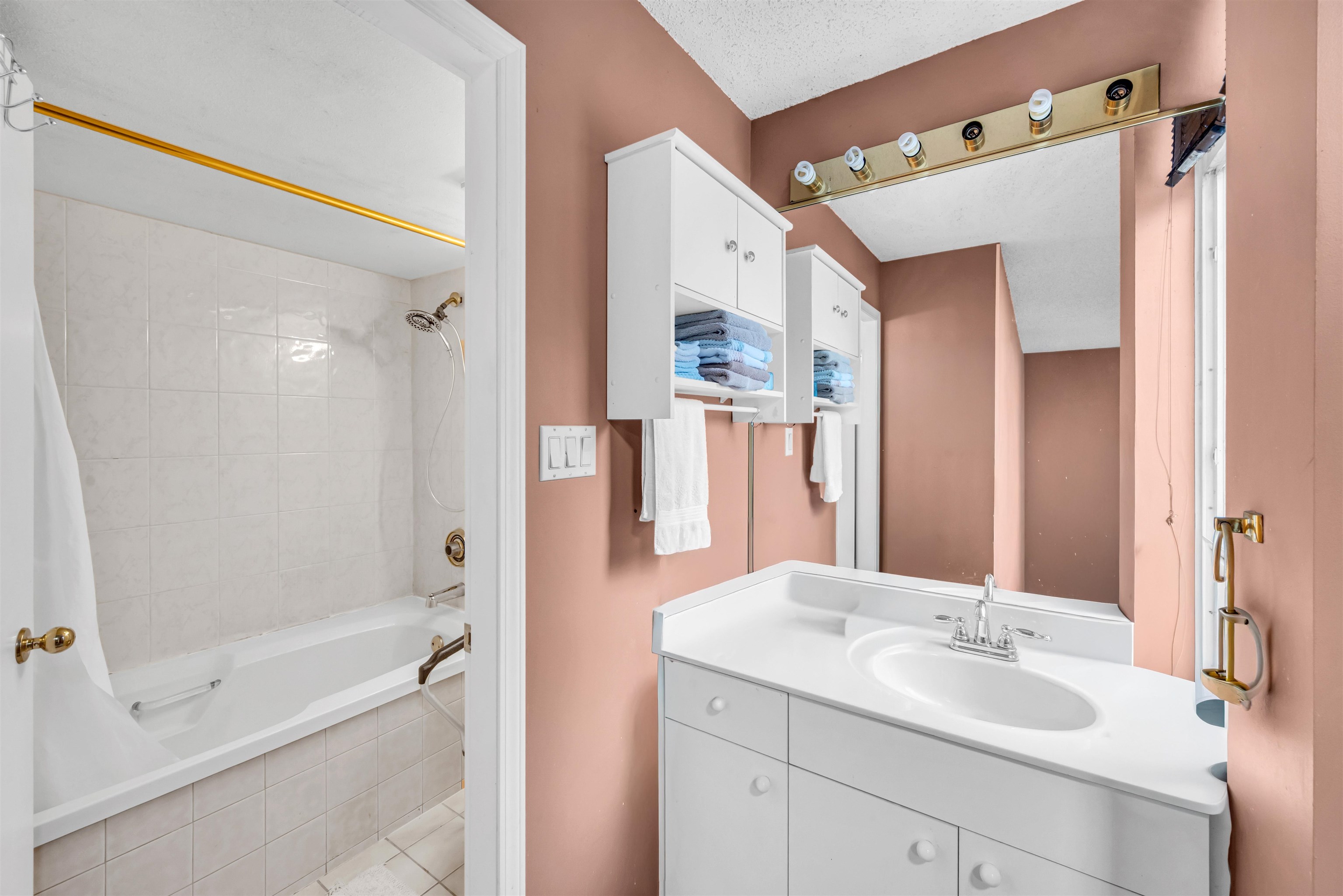 402 71 JAMIESON COURT Unit: 402