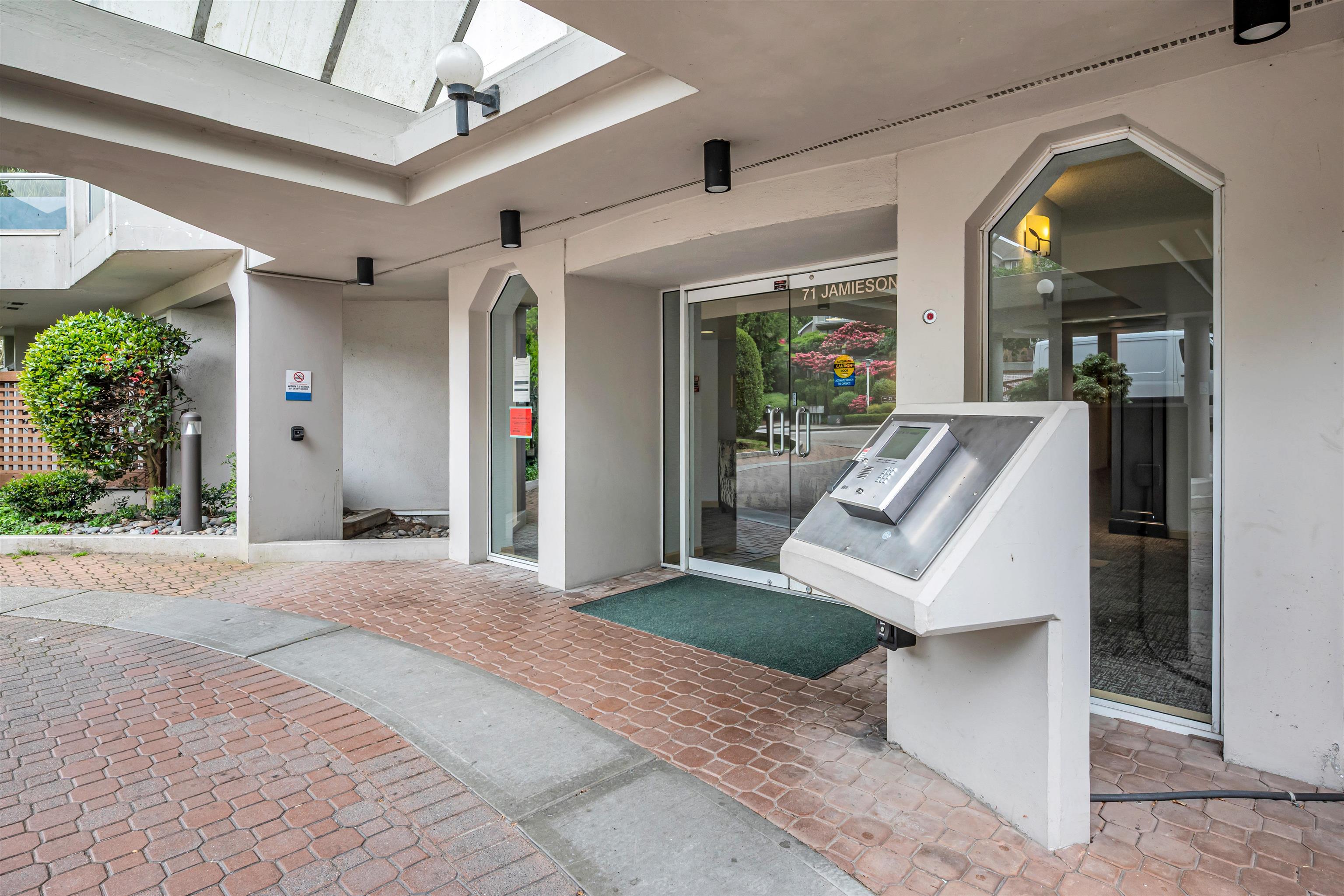 402 71 JAMIESON COURT Unit: 402