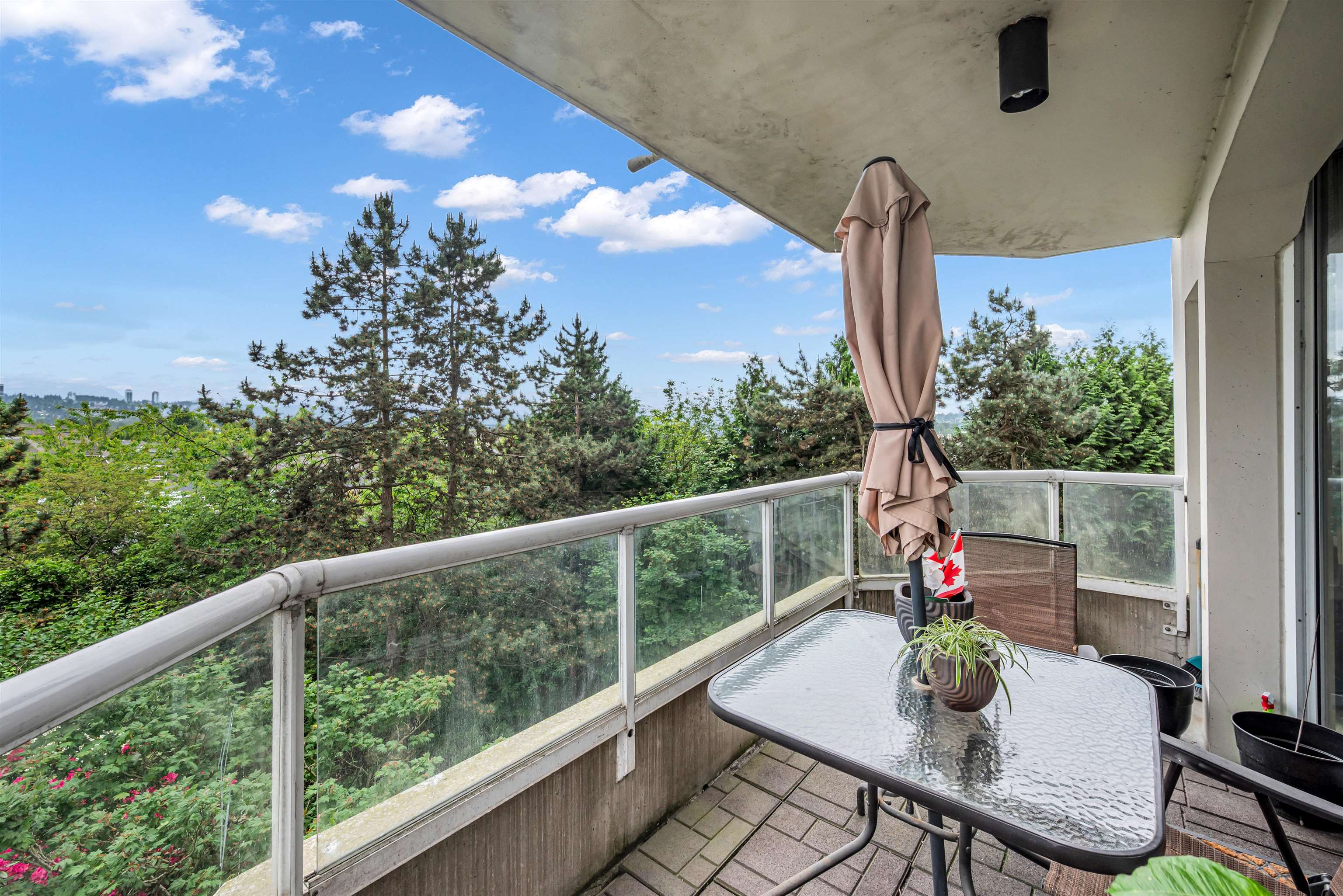 402 71 JAMIESON COURT Unit: 402