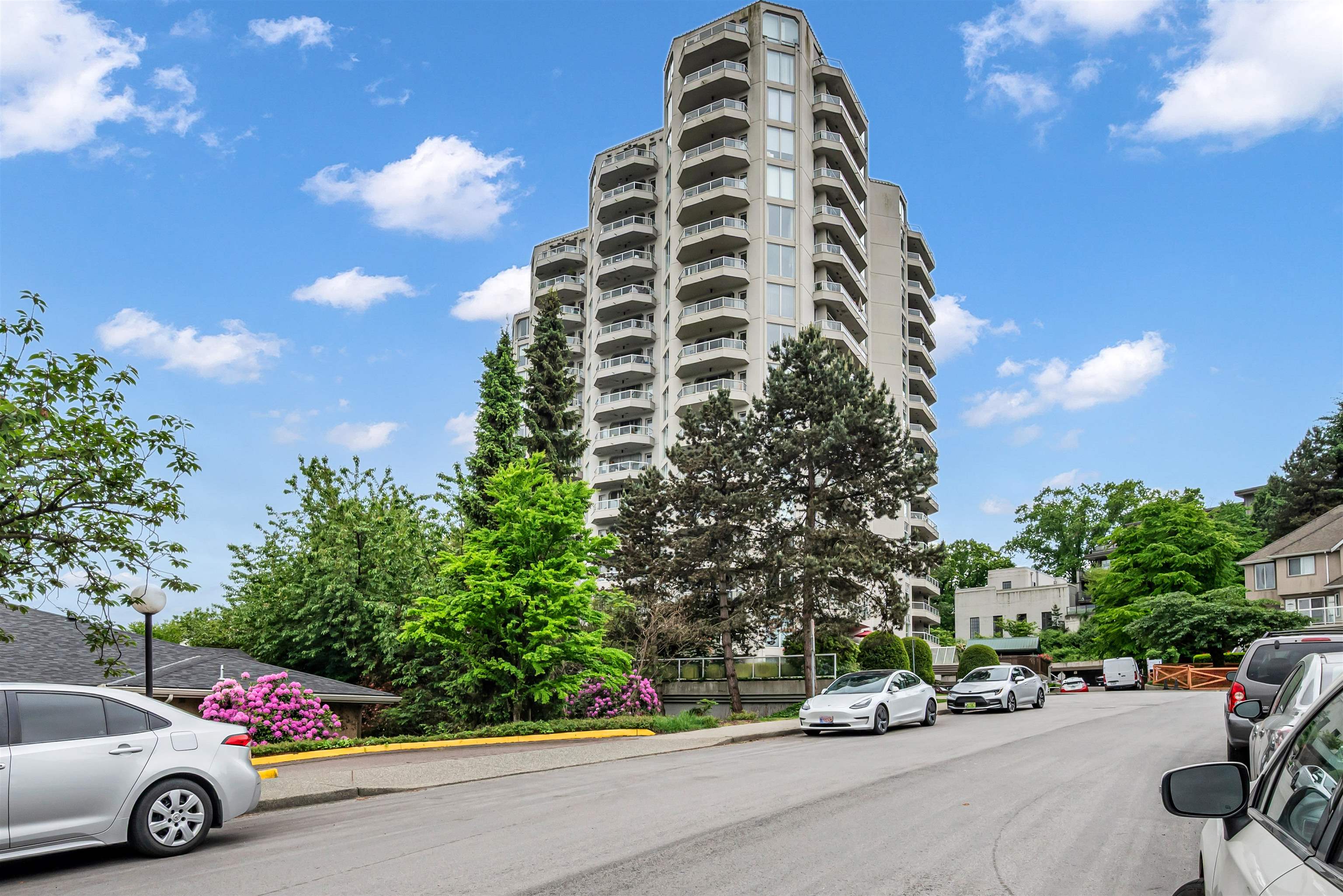 402 71 JAMIESON COURT Unit: 402