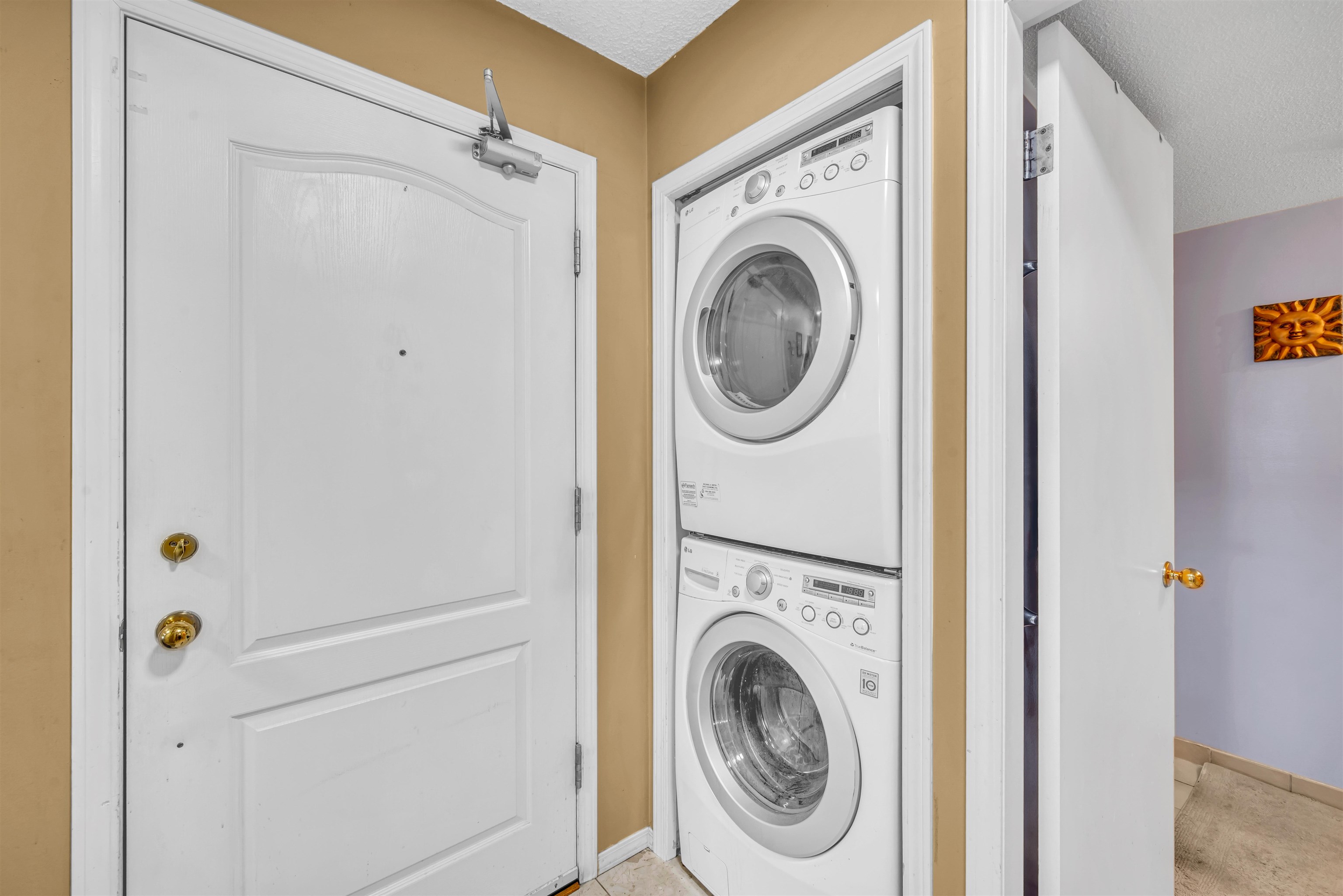 402 71 JAMIESON COURT Unit: 402