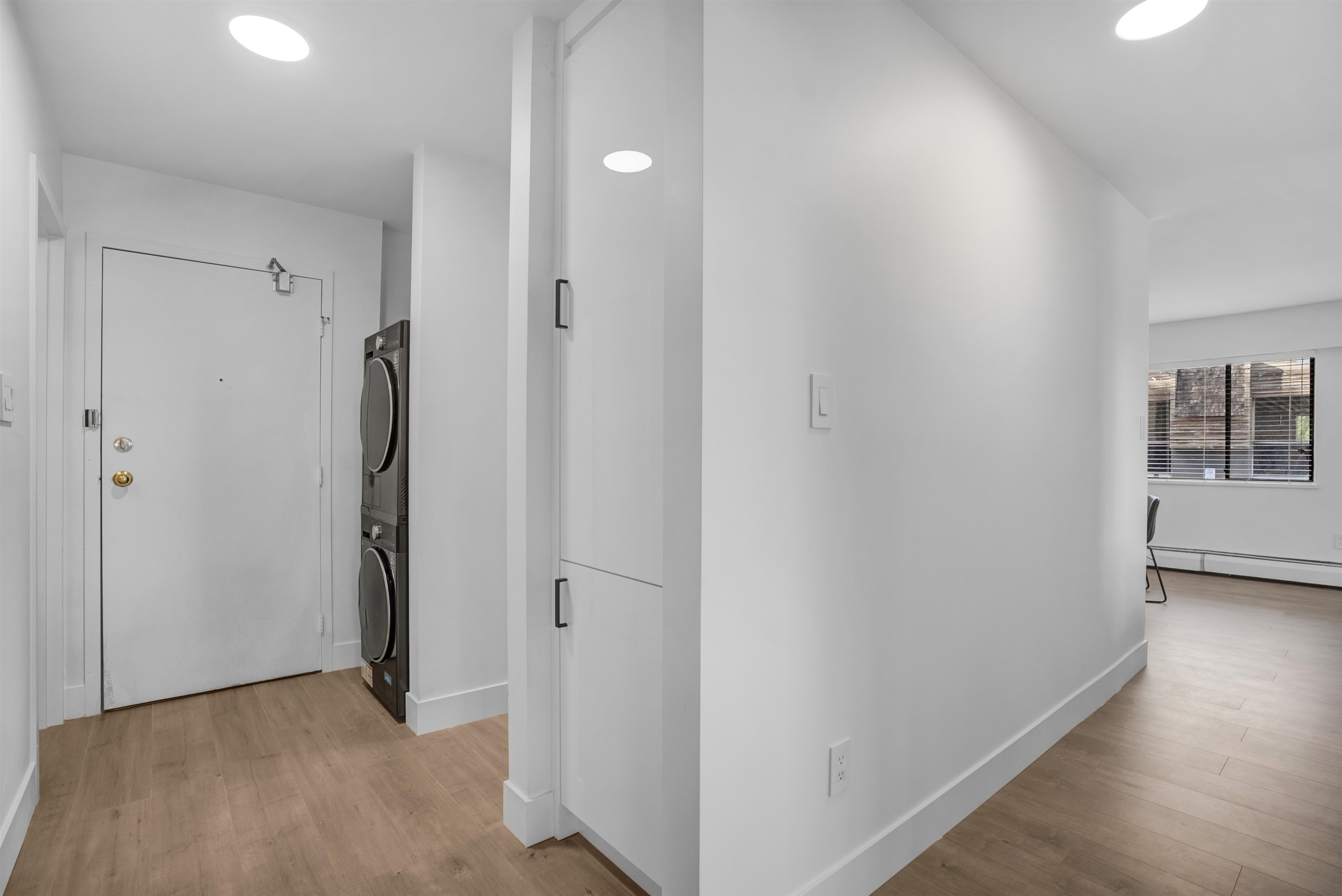 206 2299 E 30TH AVENUE Unit: 206