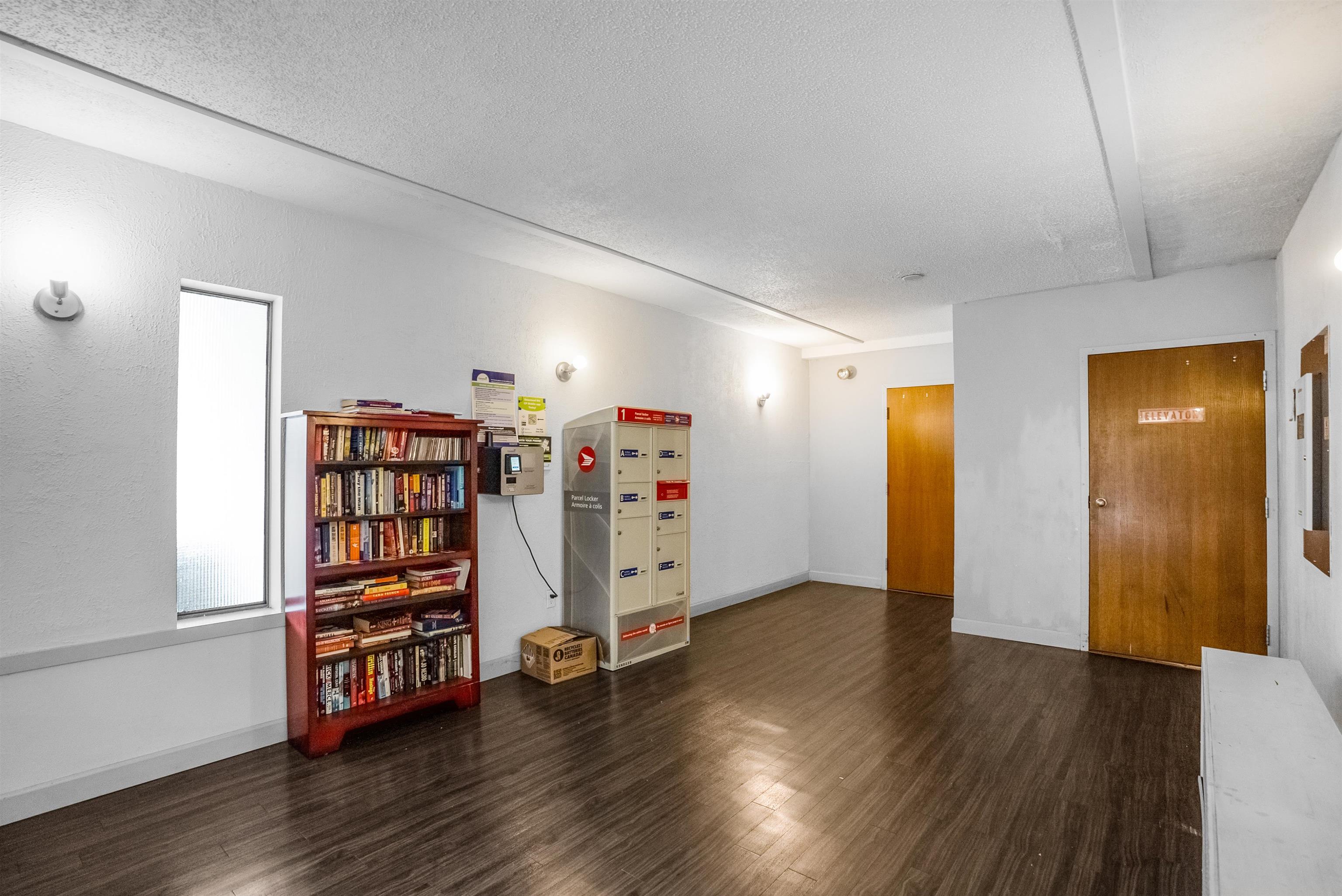 206 2299 E 30TH AVENUE Unit: 206