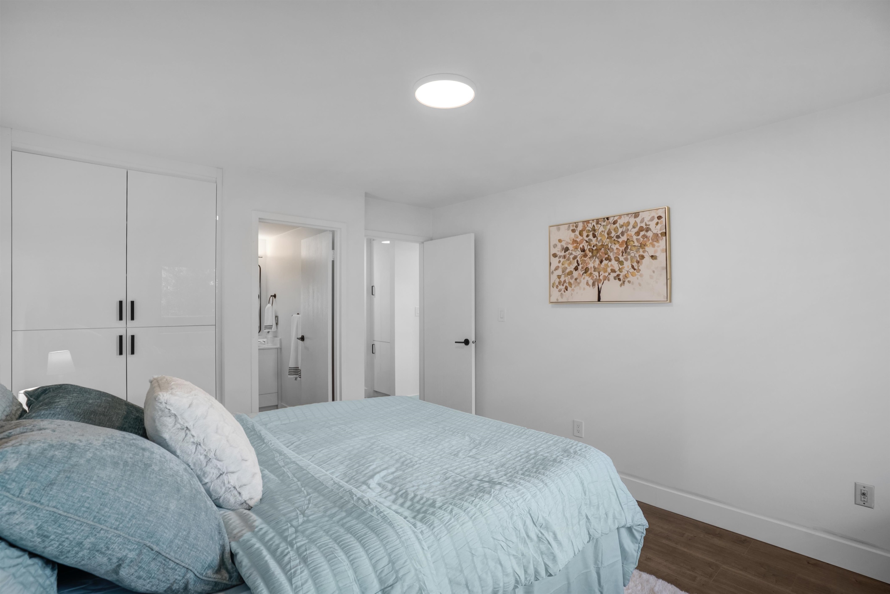 206 2299 E 30TH AVENUE Unit: 206