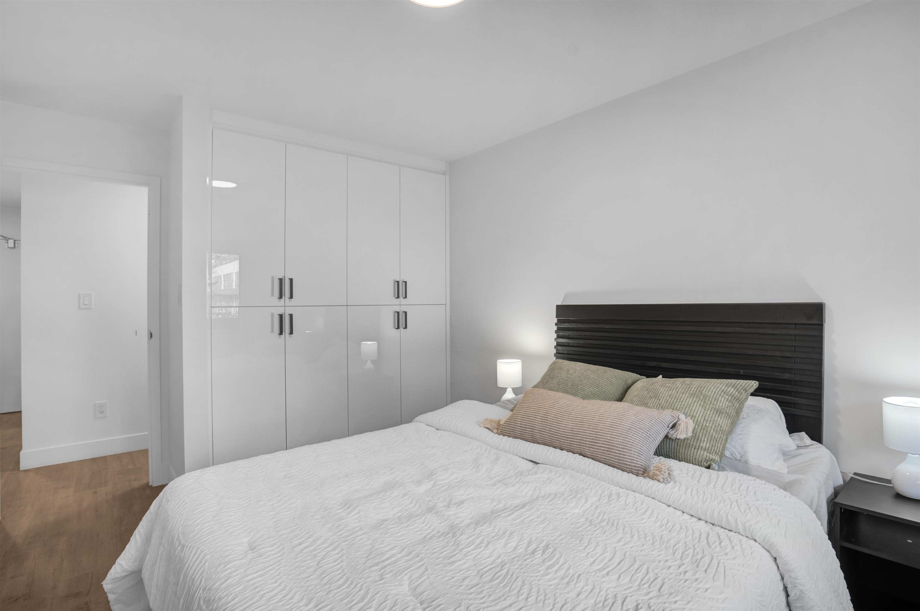 206 2299 E 30TH AVENUE Unit: 206