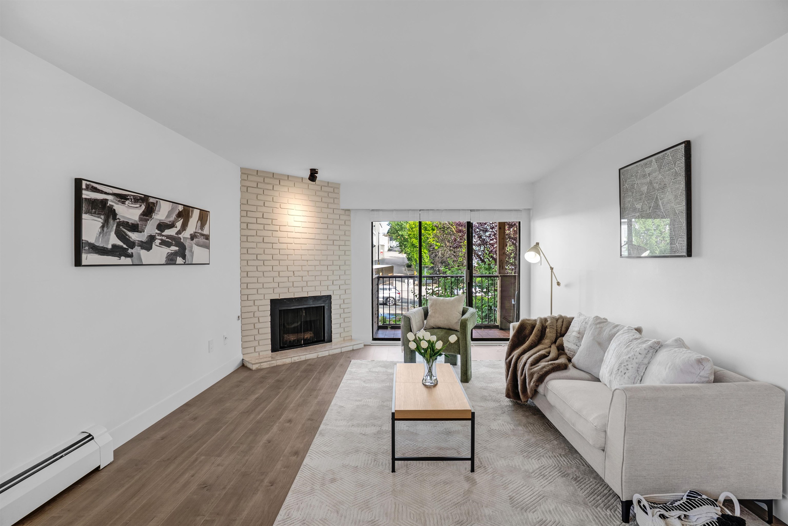 206 2299 E 30TH AVENUE Unit: 206