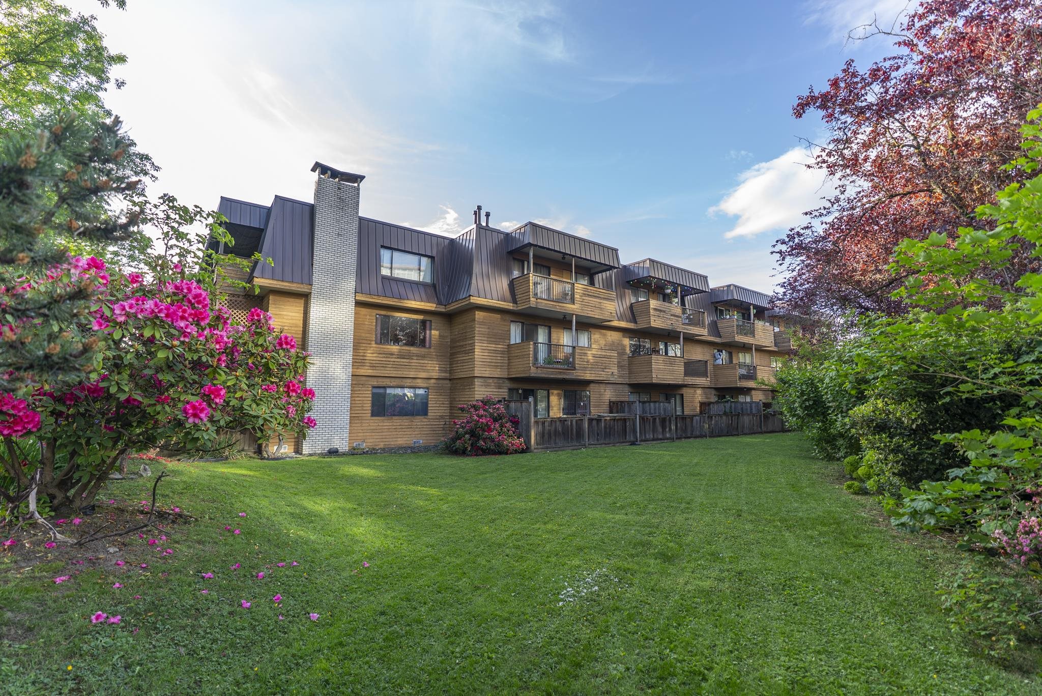 206 2299 E 30TH AVENUE Unit: 206