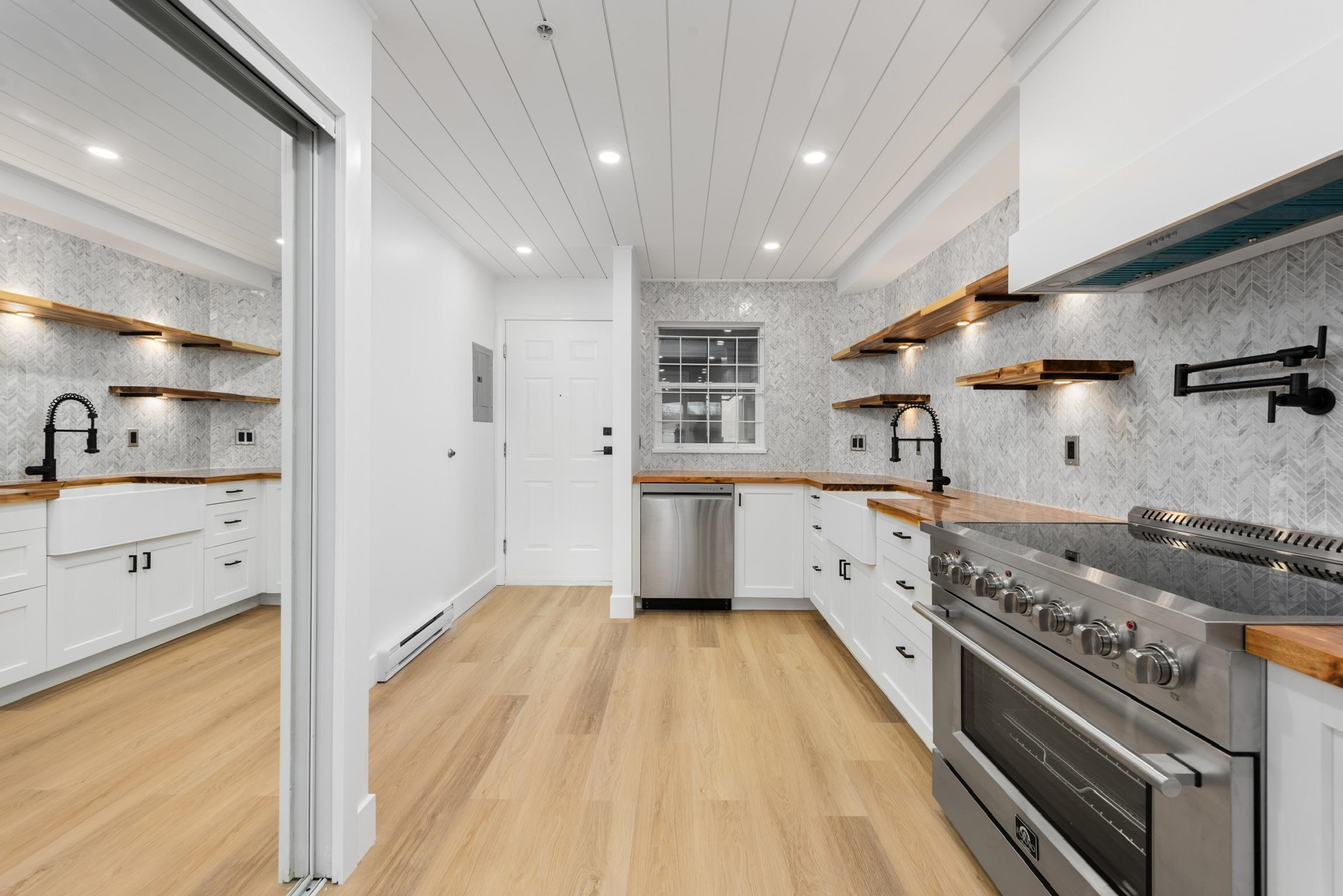 318 2238 KINGSWAY Unit: 318