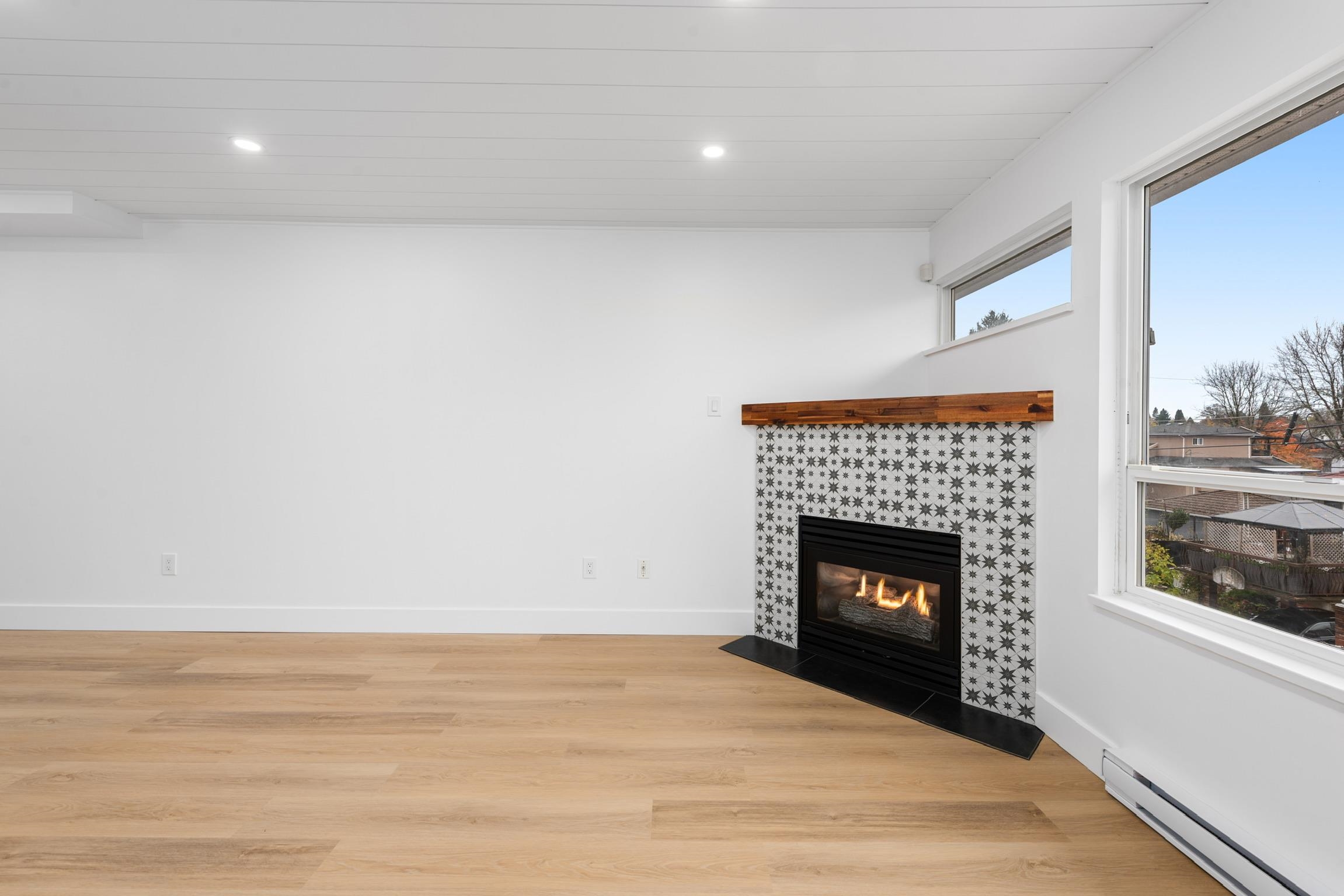 318 2238 KINGSWAY Unit: 318