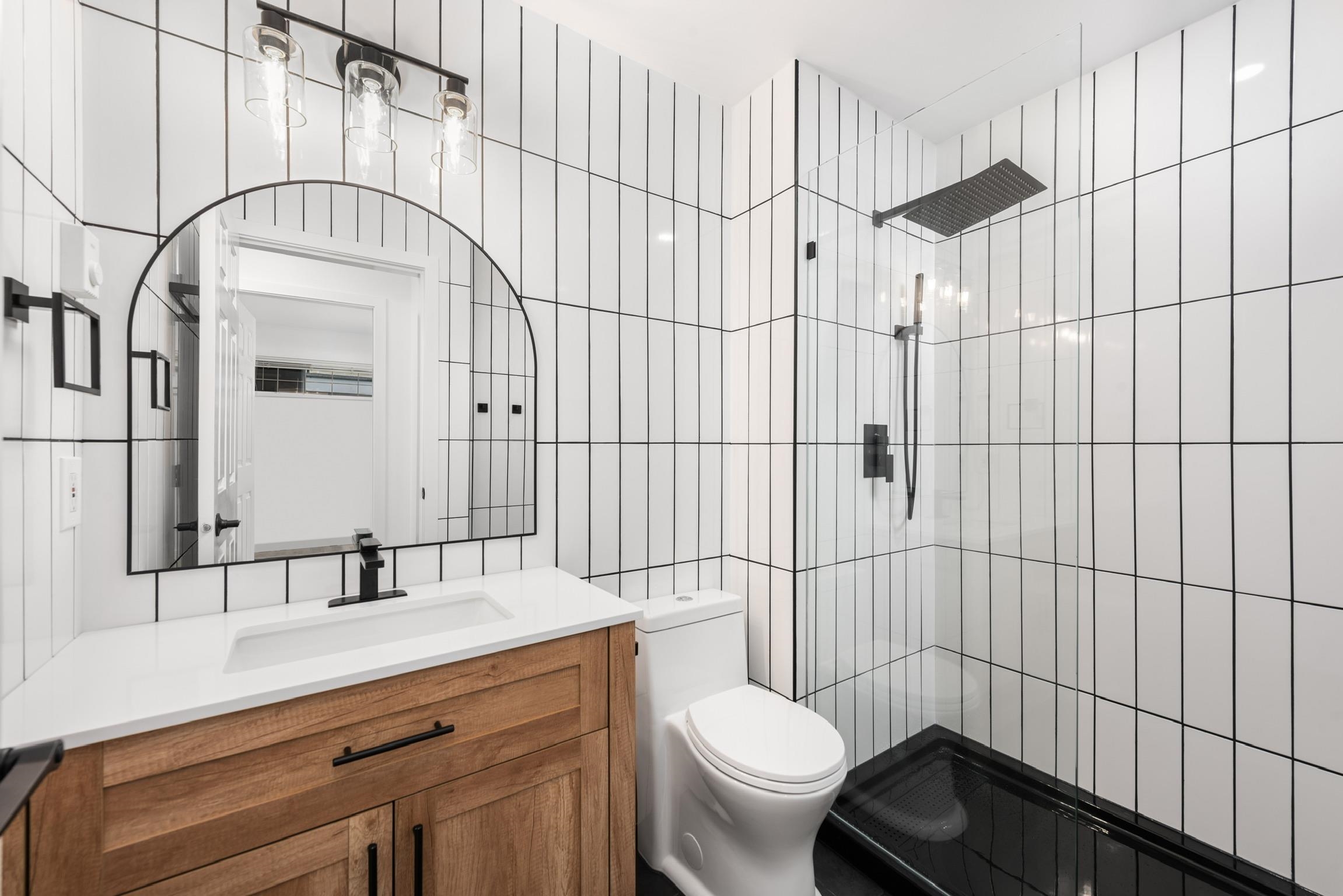 318 2238 KINGSWAY Unit: 318