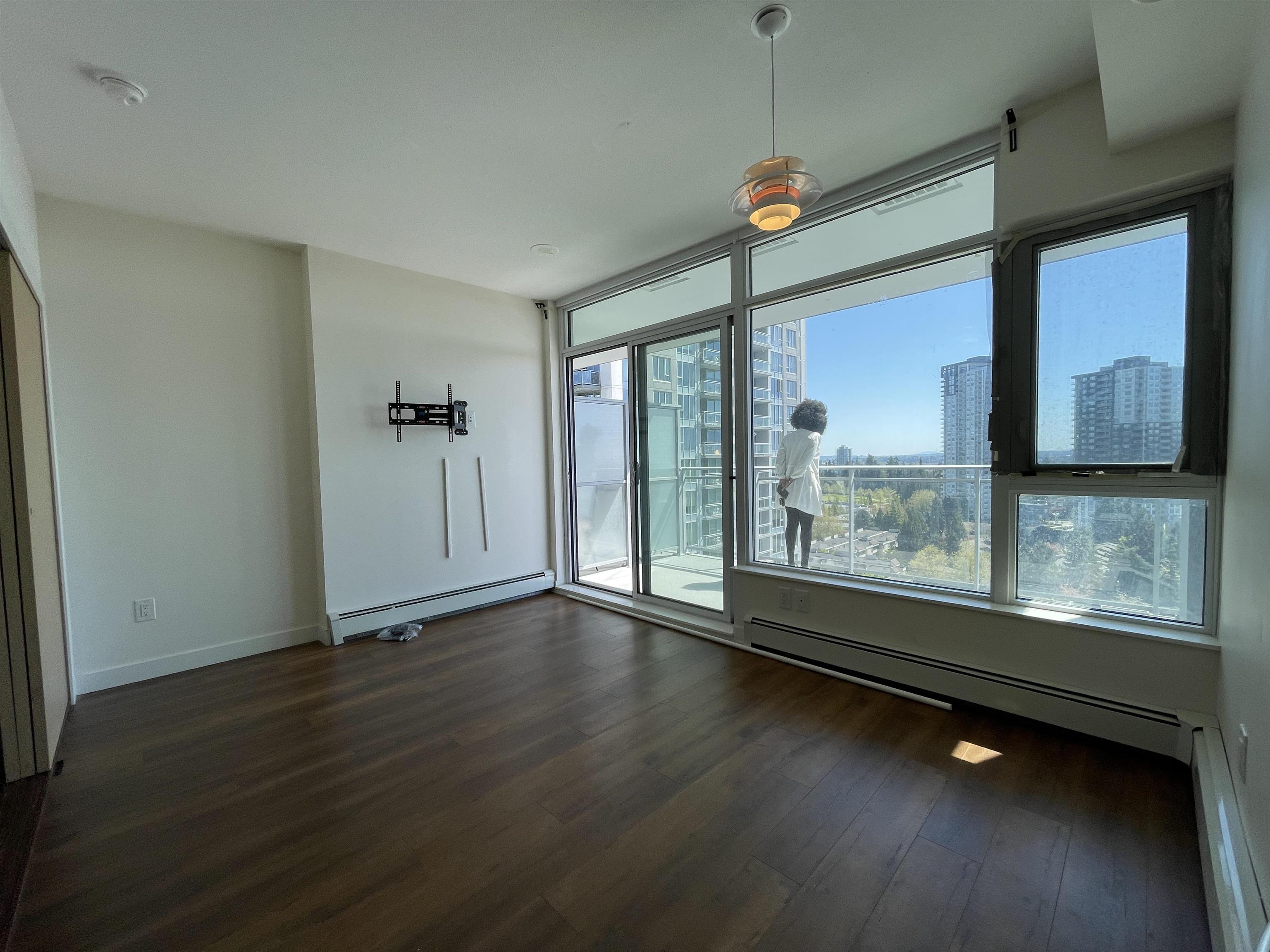 1507 13308 CENTRAL AVENUE Unit: 1507