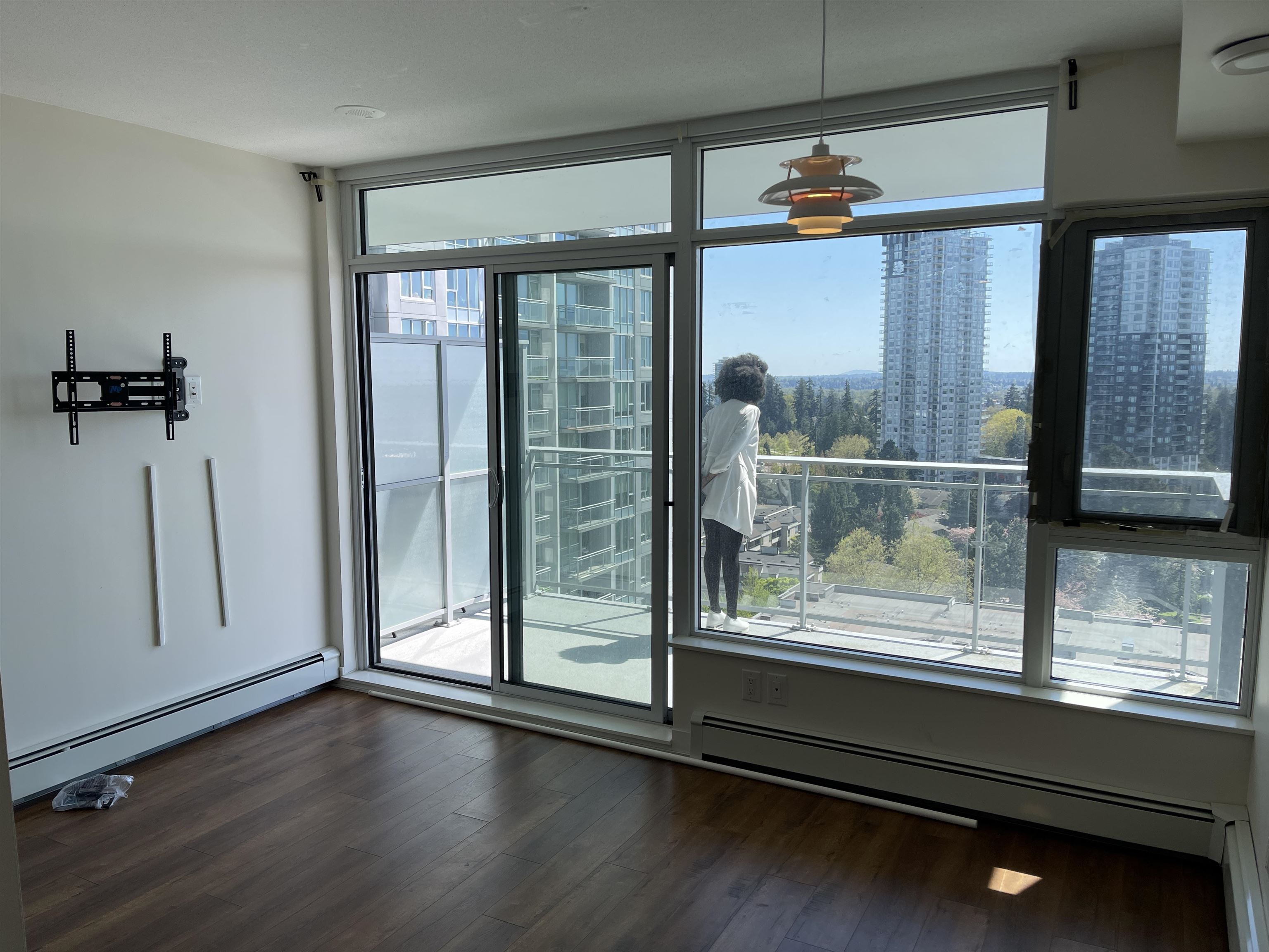 1507 13308 CENTRAL AVENUE Unit: 1507