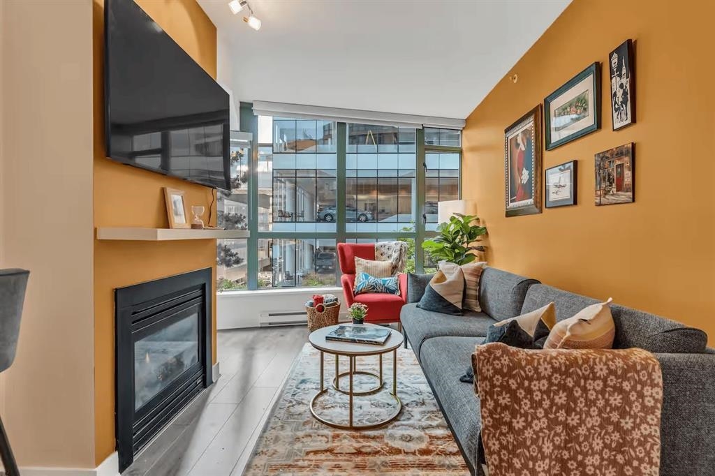 302 1238 BURRARD STREET Unit: 302